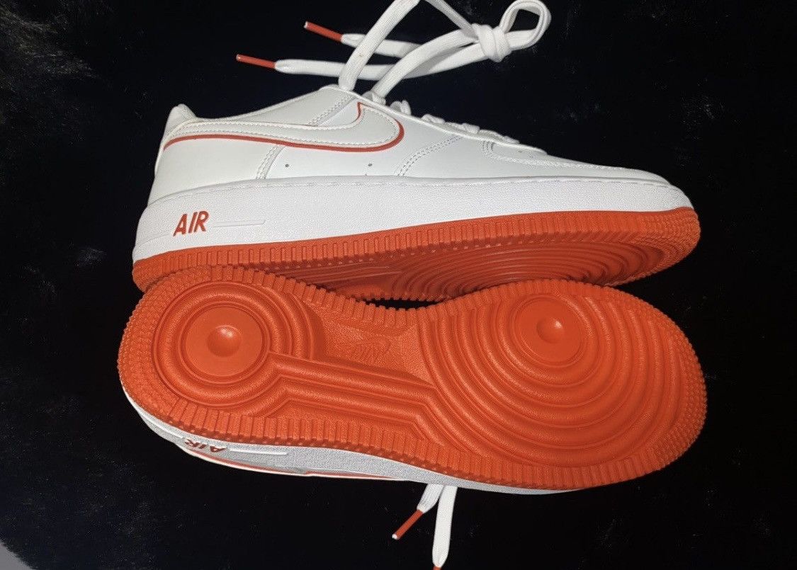 Nike AIR FORCE 1(GS) RED/WHITE Size US 6.5 / EU 39-40 - 3 Thumbnail