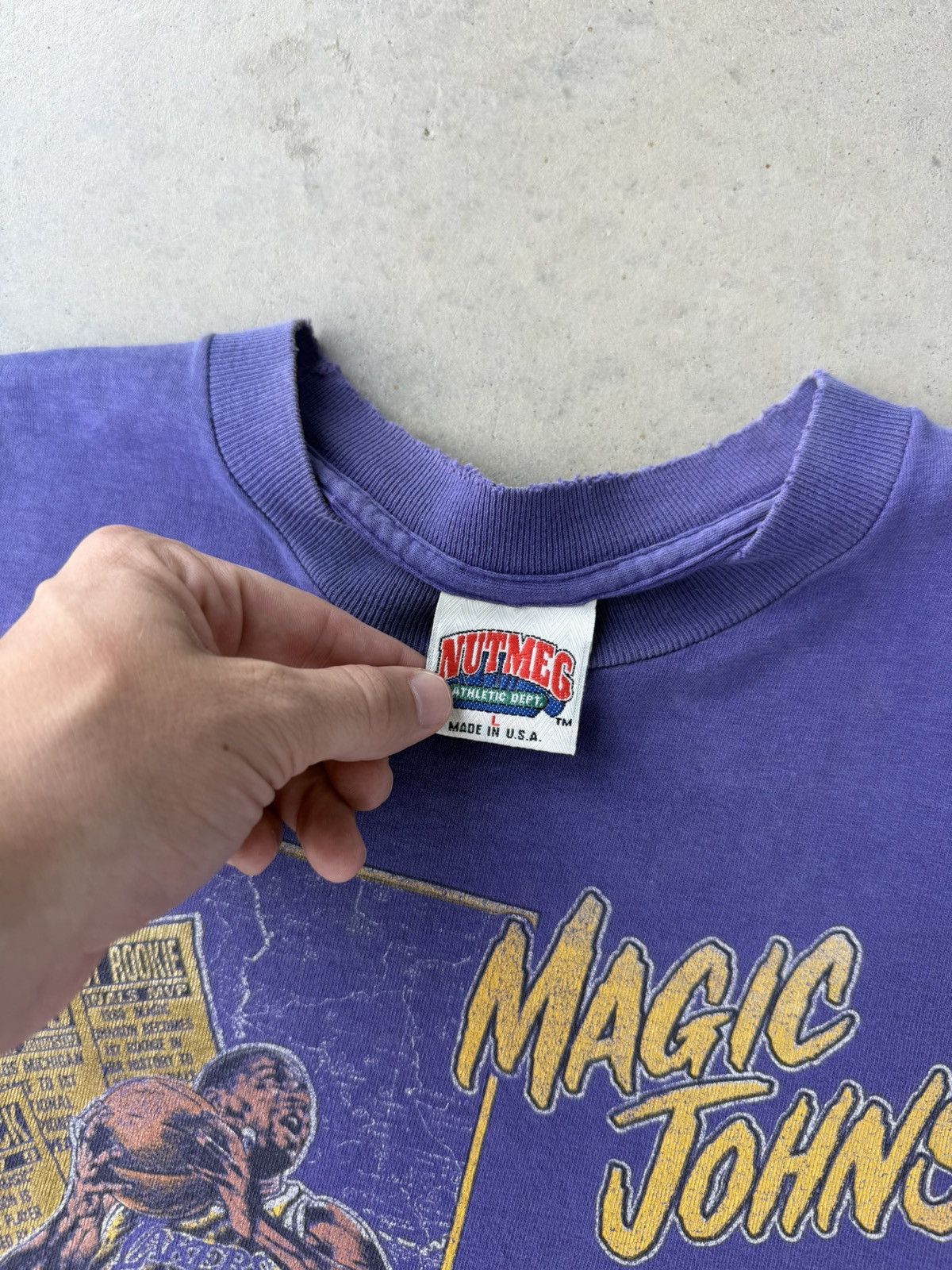 Nutmeg Vintage 90s Magic Johnson LA Lakers NBA Nutmeg T-Shirt Size US S / EU 44-46 / 1 - 4 Thumbnail