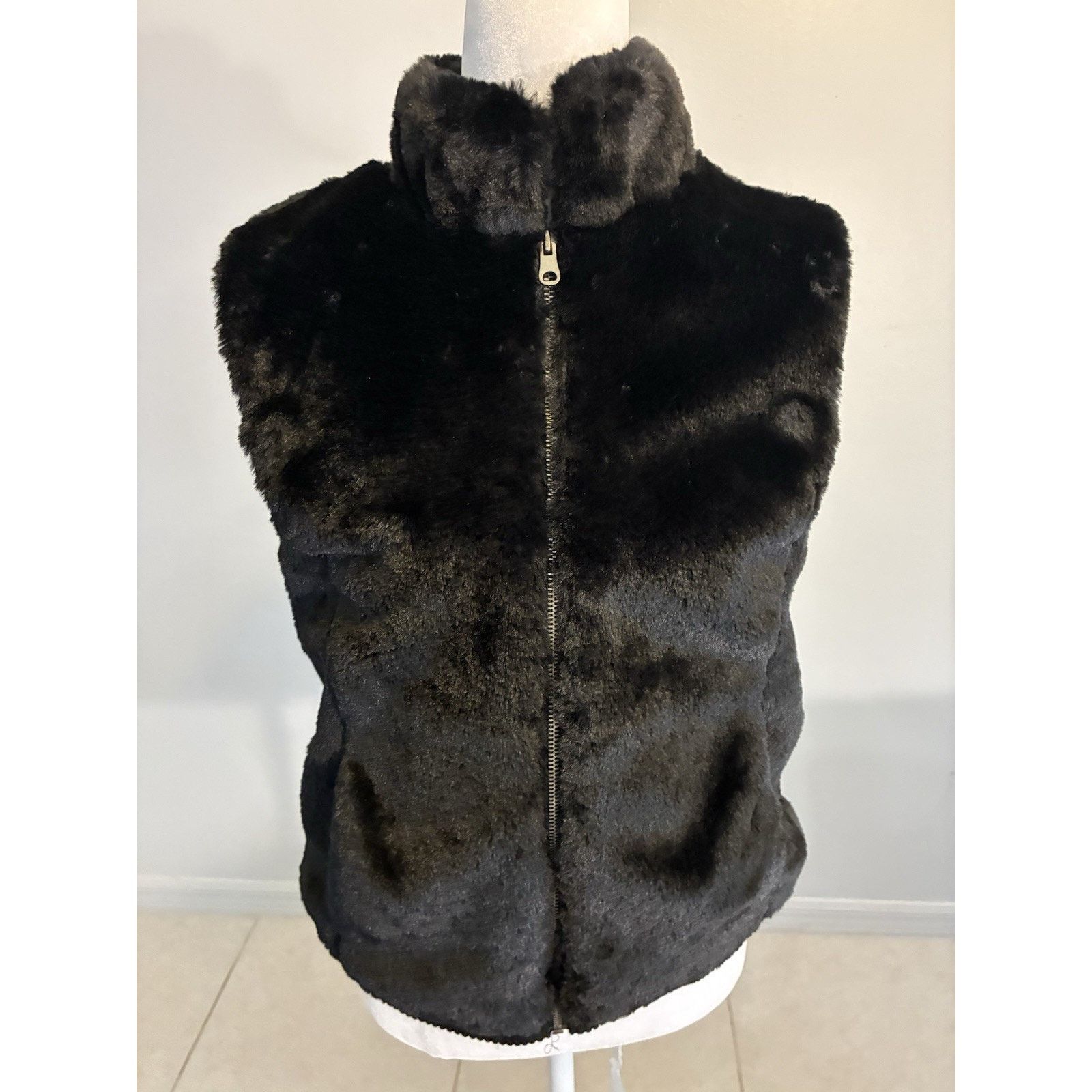 Talbots NEW Talbots Faux Fur Vest S Black Sleeveless Luxury Minimal Size S / US 4 / IT 40 - 17 Thumbnail