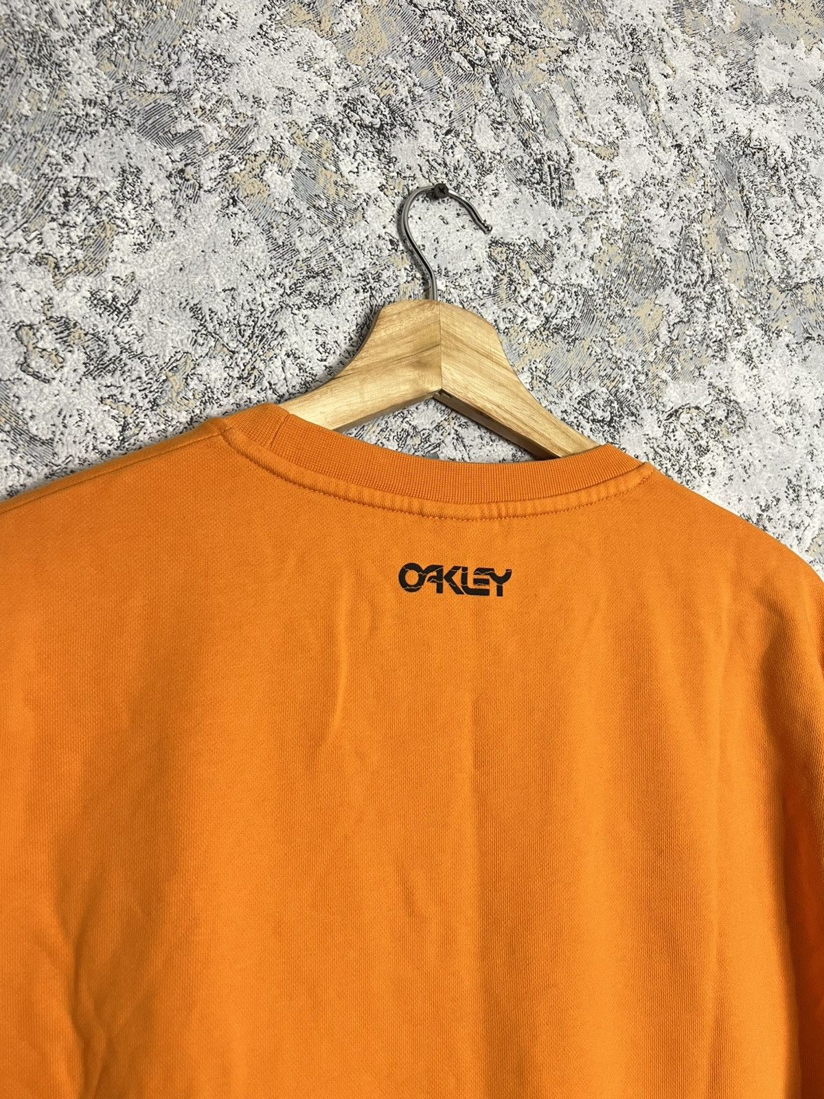 Oakley Y2K Oakley Big Logo Glasses Orange Sweatshir Size M Pullover Size US M / EU 48-50 / 2 - 3 Thumbnail