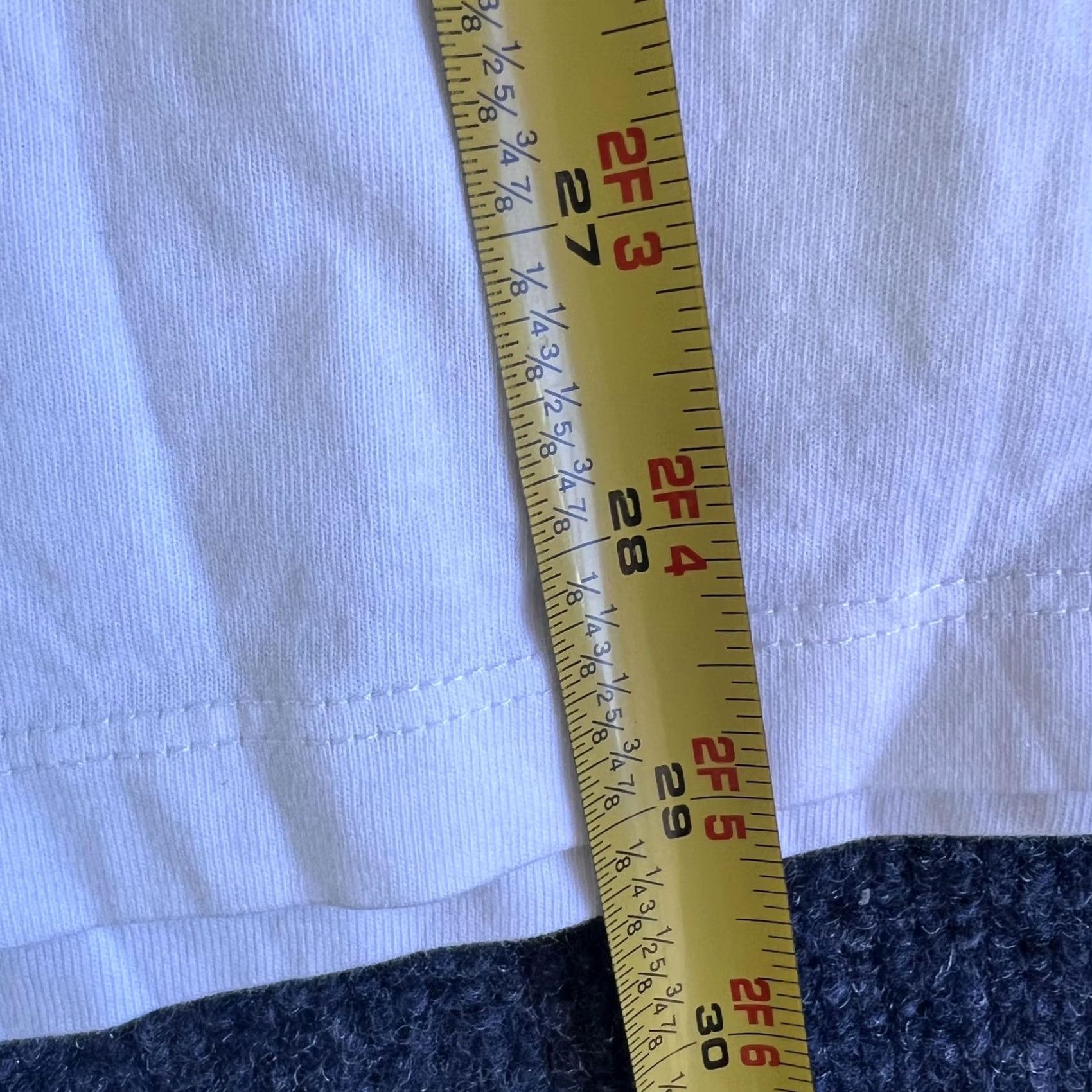 Levi's Levi's Mens T-Shirt 3XL White Graphic Print Back Aurora Borealis Nature Natual Wonders Crew Neck Short Sleeve Logo Tee Modern Vintage No N/A Size US XXL / EU 58 / 5 - 5 Thumbnail