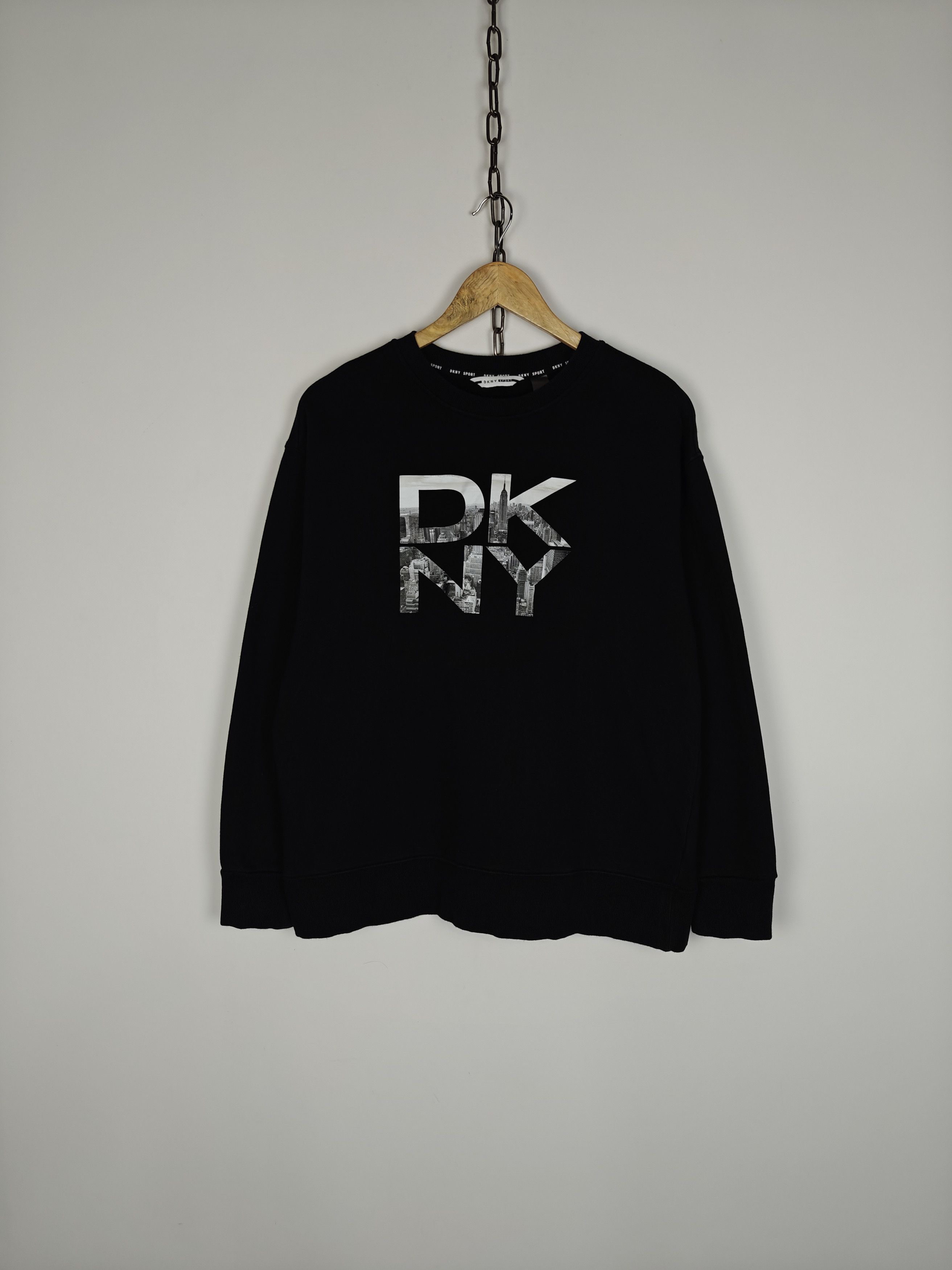 DKNY DKNY Sport Swetshirt Crewneck Center Logo Black size S Size US S / EU 44-46 / 1 - 1 Thumbnail