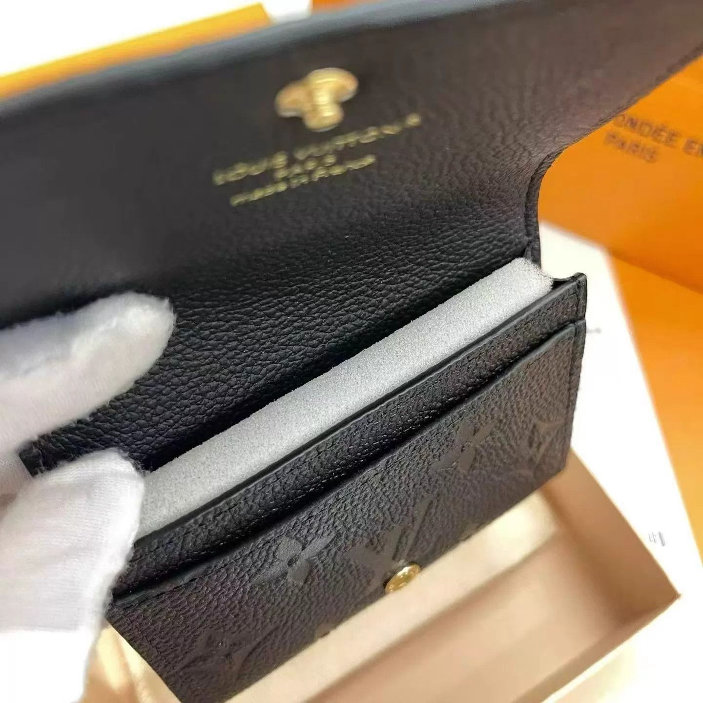 Louis Vuitton LV Women's AK951 Embossed Leather Card Holder - New Size ONE SIZE - 5 Thumbnail