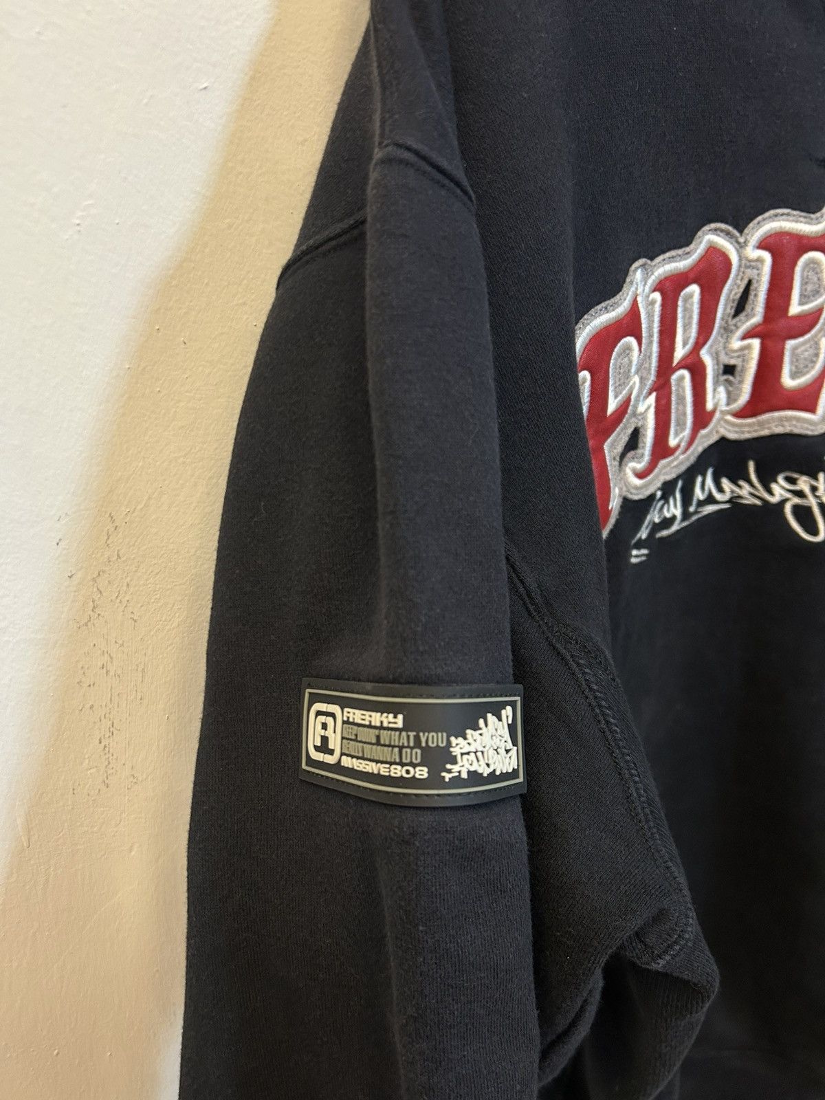 Japanese Brand Beautiful Sunfaded VTG Freaky Fellows "Massive 808" Big Logo Size US L / EU 52-54 / 3 - 6 Thumbnail