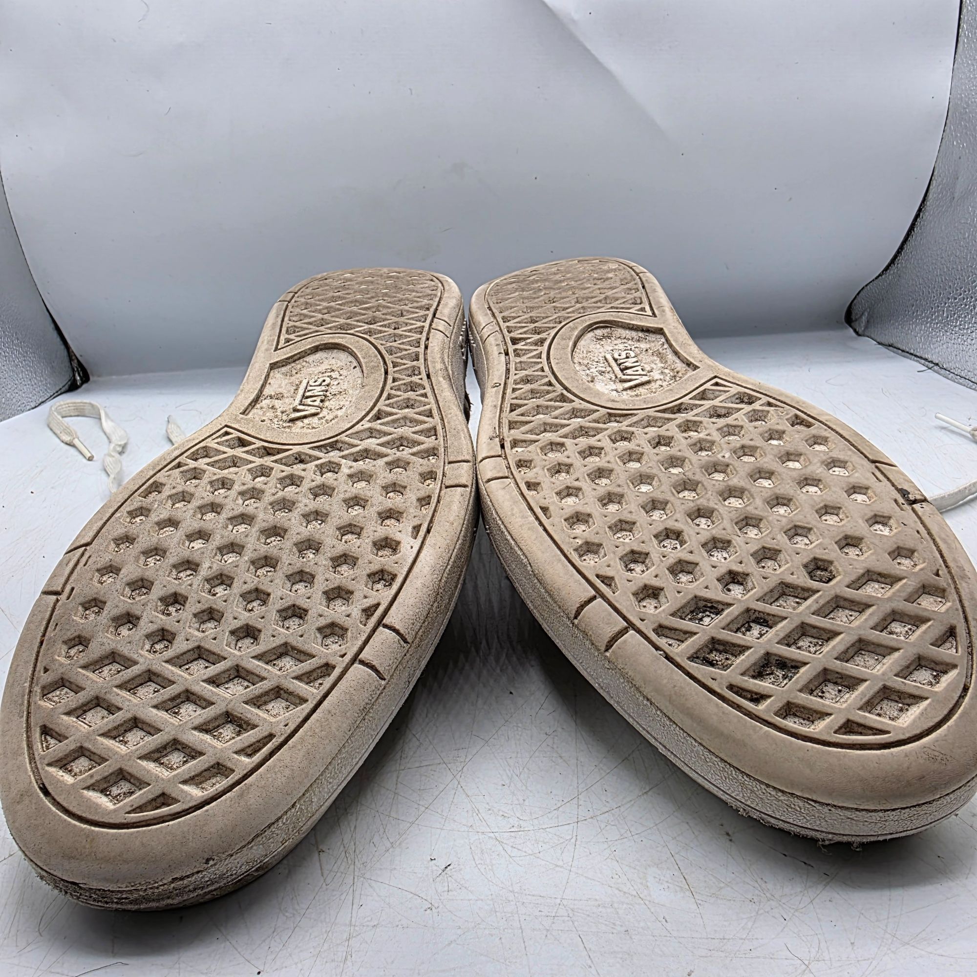 Vans vans lowland cc true white flames mens 9.5 White Red Sneaker Size US 9.5 / EU 42-43 - 11 Thumbnail