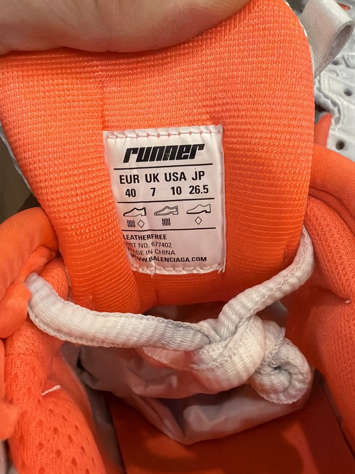 Balenciaga Size 40EU/7US - Balenciaga Runner White/Runner NEW Size US 7 / EU 40 - 11 Thumbnail