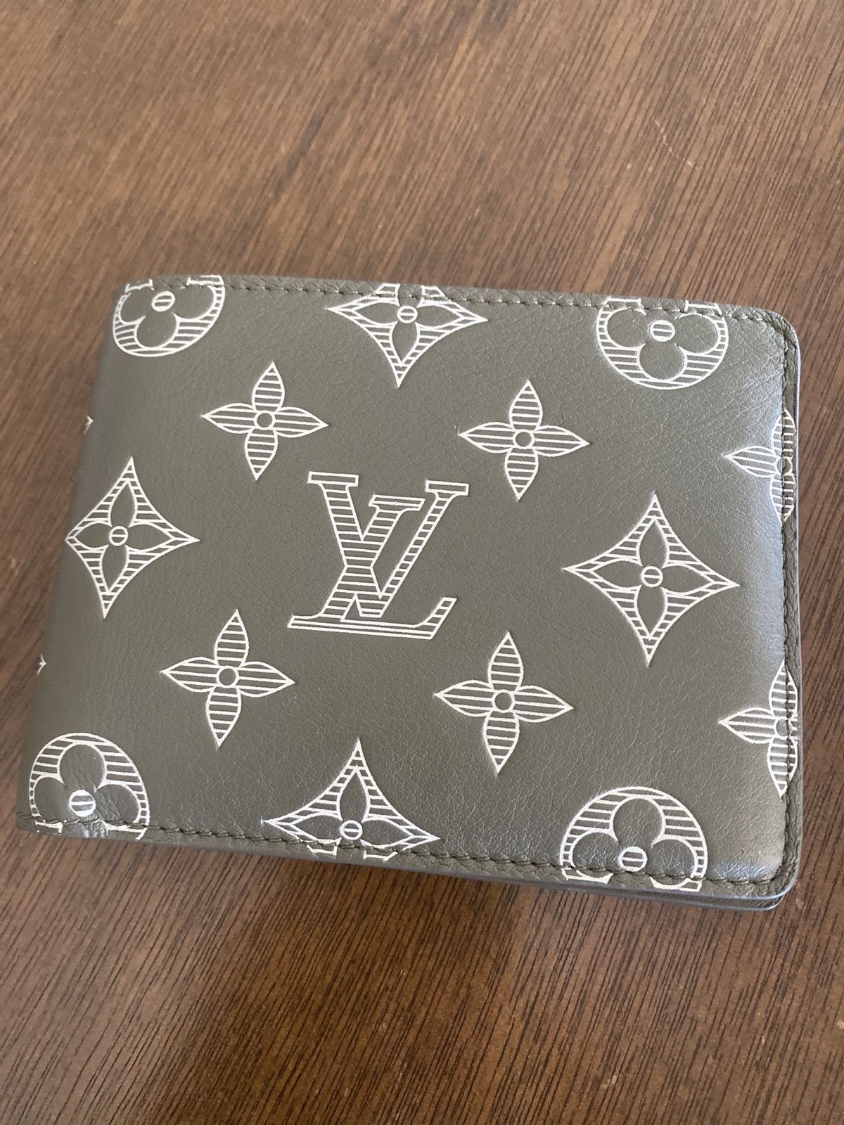 Louis Vuitton Louis Vuitton Multiple Wallet Size ONE SIZE - 1 Thumbnail