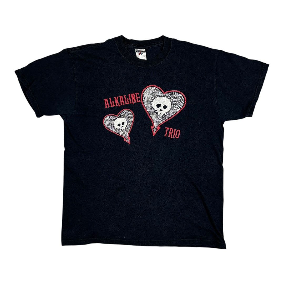 Band Tees Alkaline Trio - skull heart (early 2000s) Size US M / EU 48-50 / 2 - 1 Thumbnail