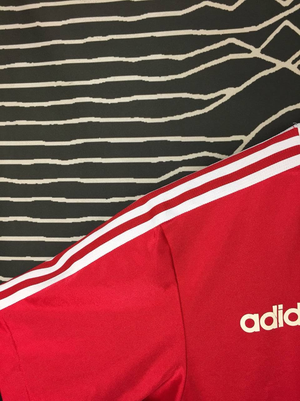 Adidas Vtg 90s Adidas Trefoil Made in Japan V-Neck Athletic Jersey Size US M / EU 48-50 / 2 - 8 Thumbnail