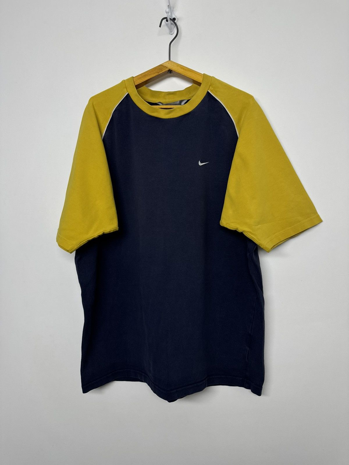 Nike Vintage Nike Swoosh T-Shirt 90’s Size US L / EU 52-54 / 3 - 3 Thumbnail