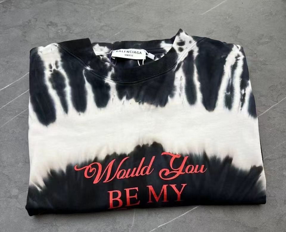 Balenciaga Balenciaga tie dye love short sleeved shirt 2410-Nextarrow Size US XS / EU 42 / 0 - 3 Thumbnail