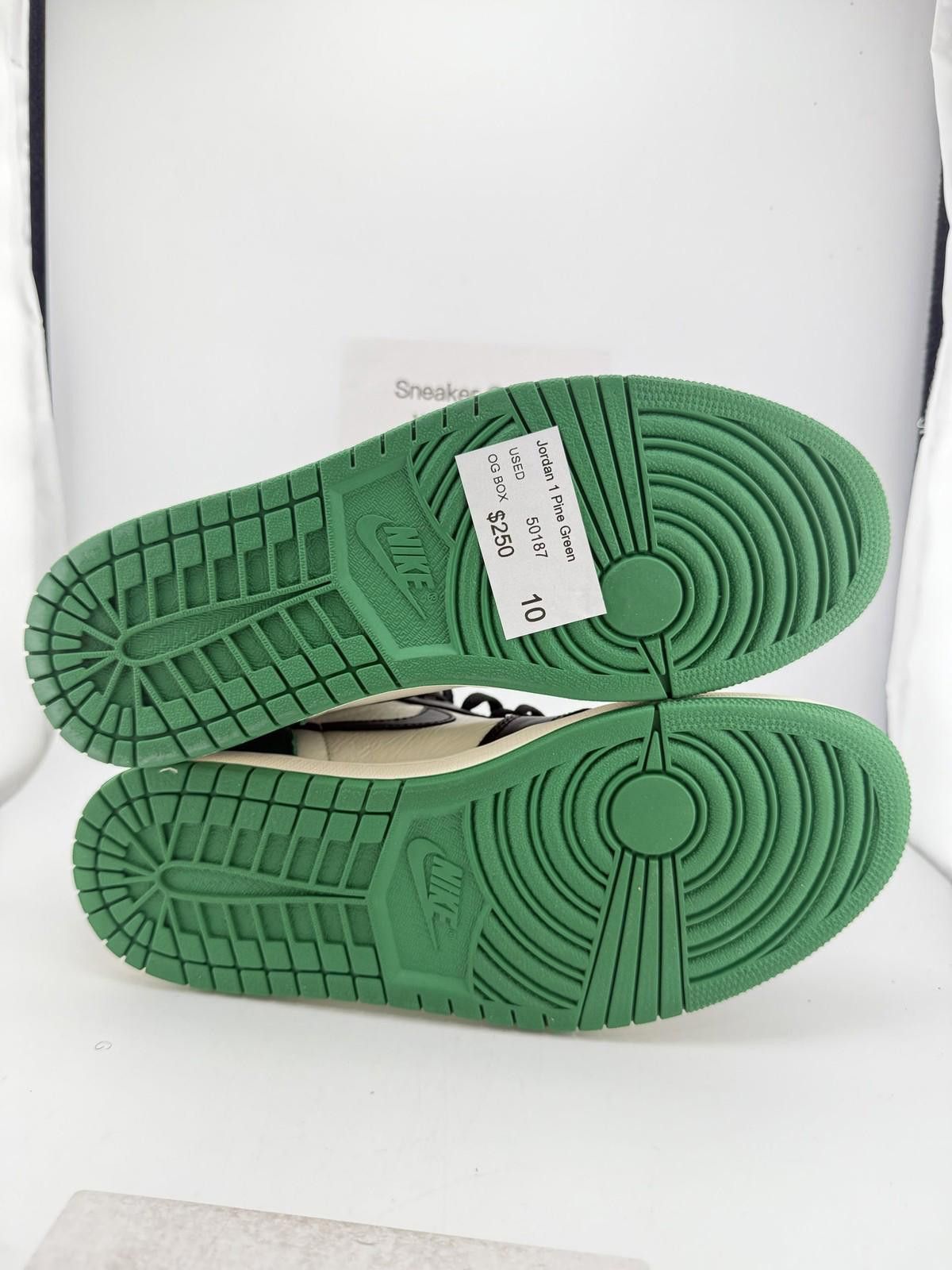 Nike Jordan 1 Pine Green US 10 Used with Box 555088-302 Size US 10 / EU 43 - 5 Thumbnail