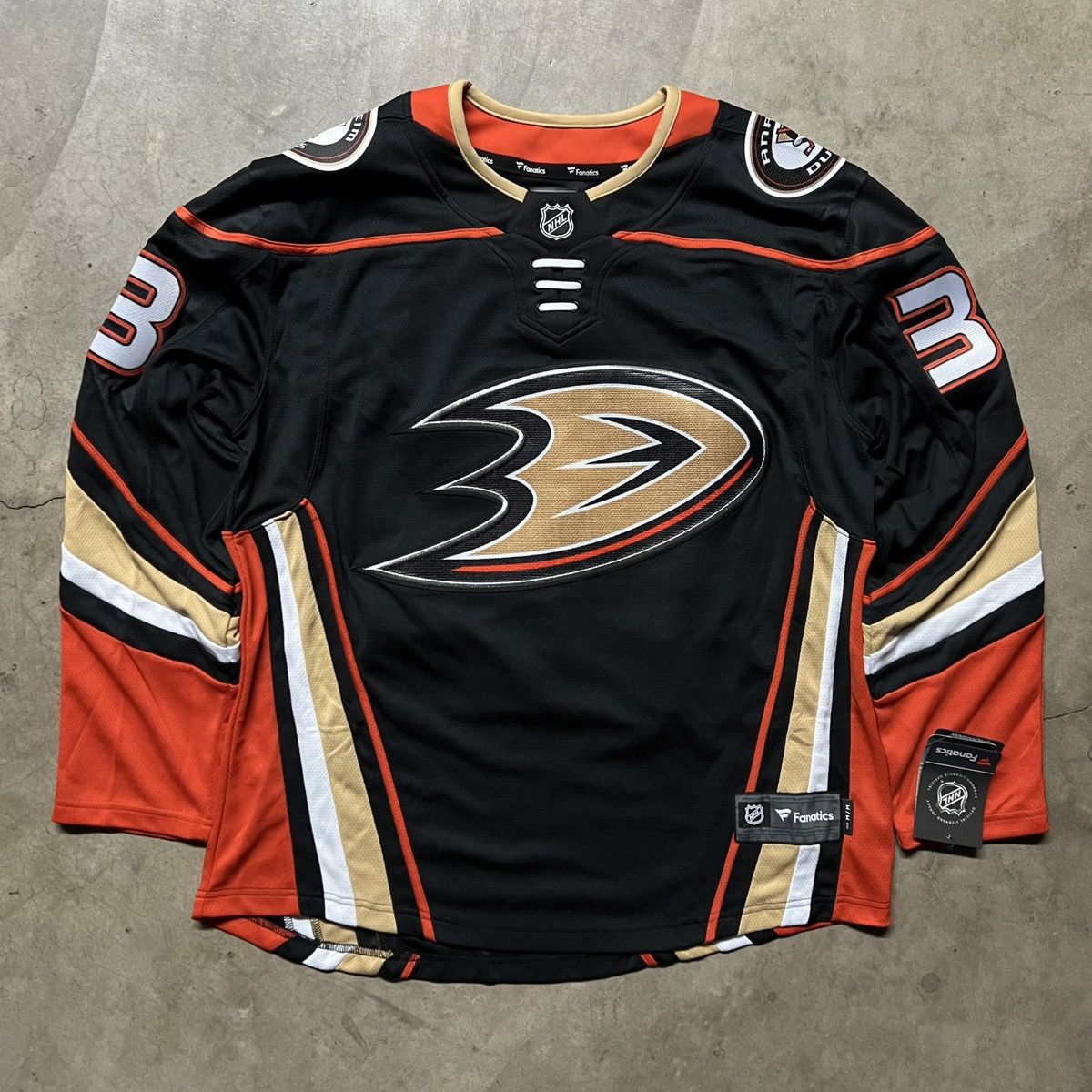 NHL 2018 NHL A. Ducks JAKOB SILFVERBERG #33 Hockey Jersey Size US M / EU 48-50 / 2 - 8 Thumbnail