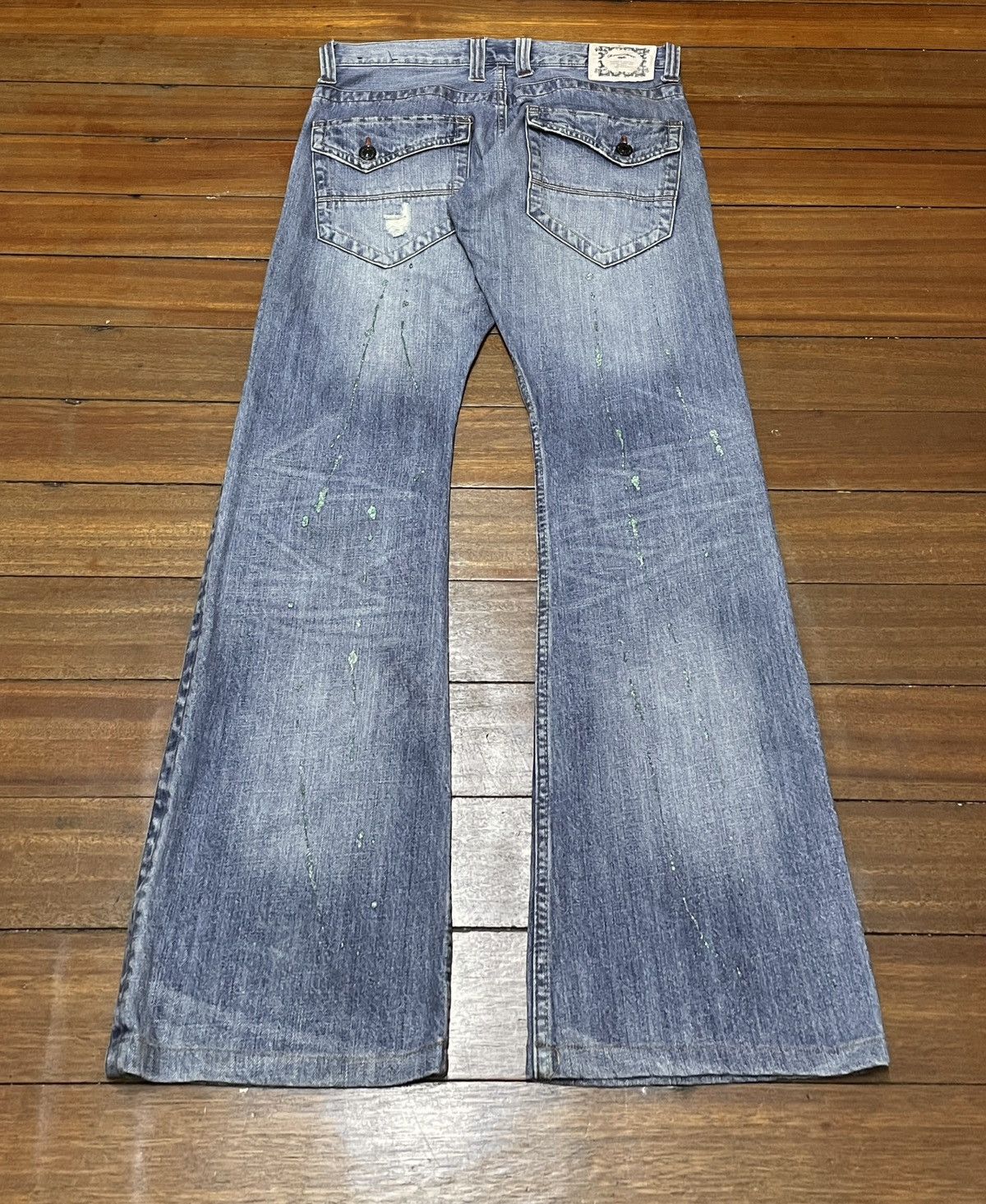 Le Grande Bleu (L.G.B.) Rare Vintage Japanese Brand Root Three Flared Jeans 1990s Size US 32 / EU 48 - 2 Thumbnail
