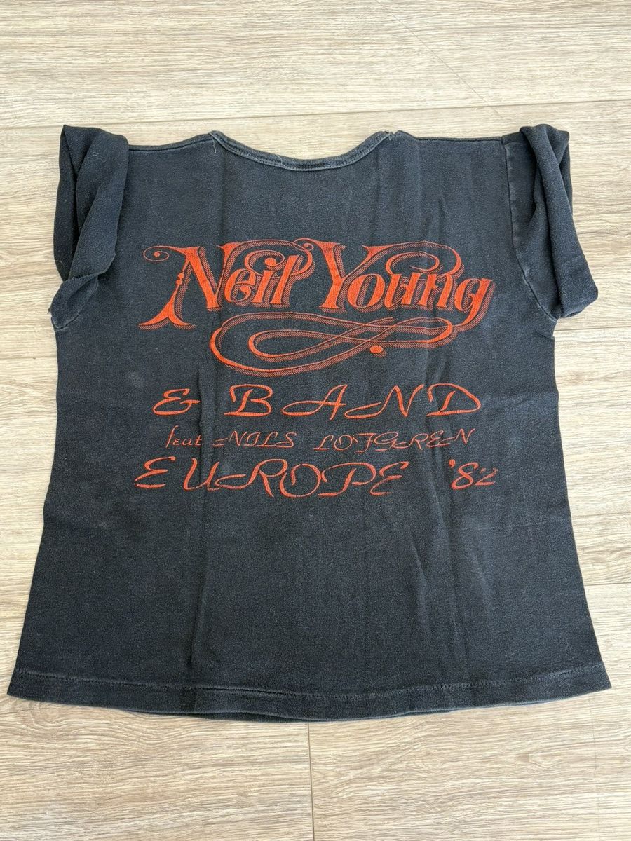 Vintage Rare Vintage Neil Young Tee 1982 Size S / US 4 / IT 40 - 2 Thumbnail