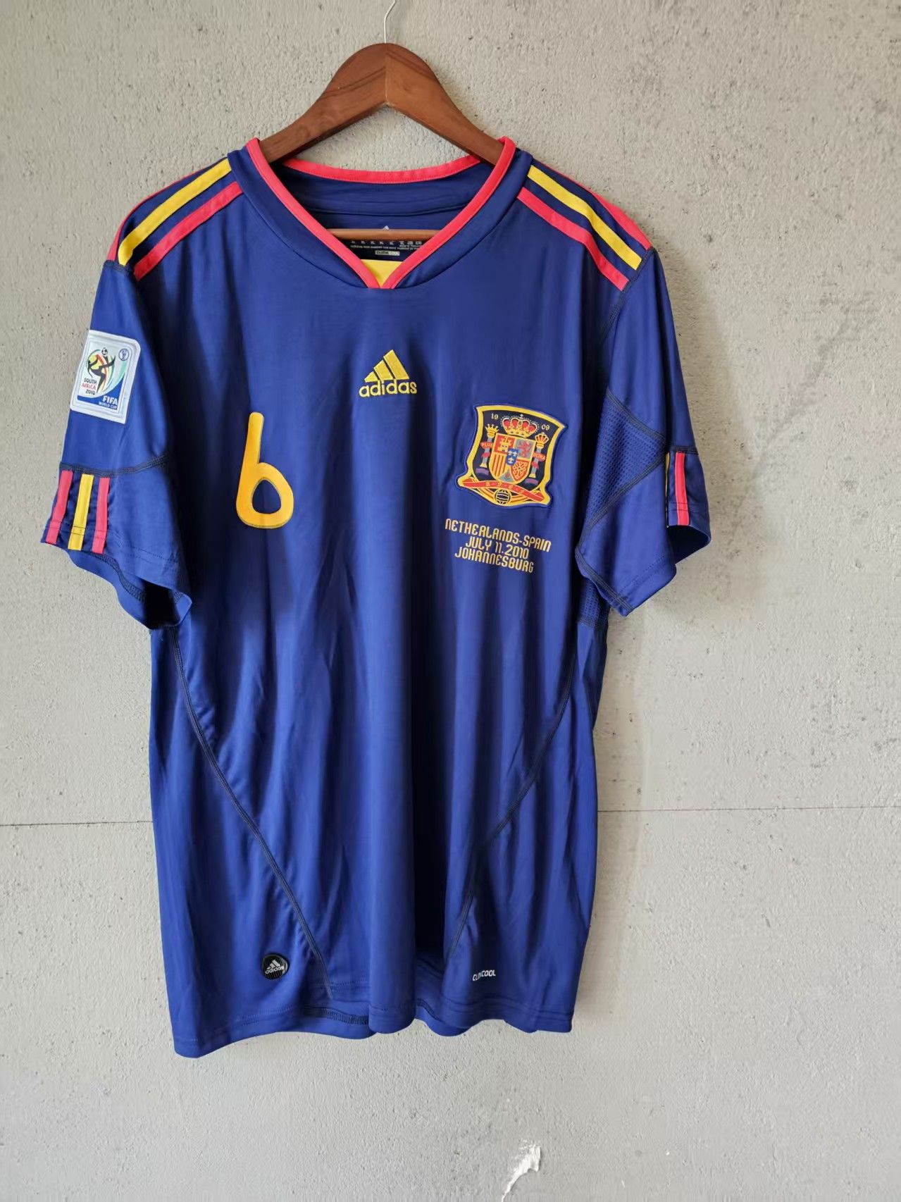Other 2010 Spain #6 Iniesta Jersey Away Size US L / EU 52-54 / 3 - 2 Thumbnail