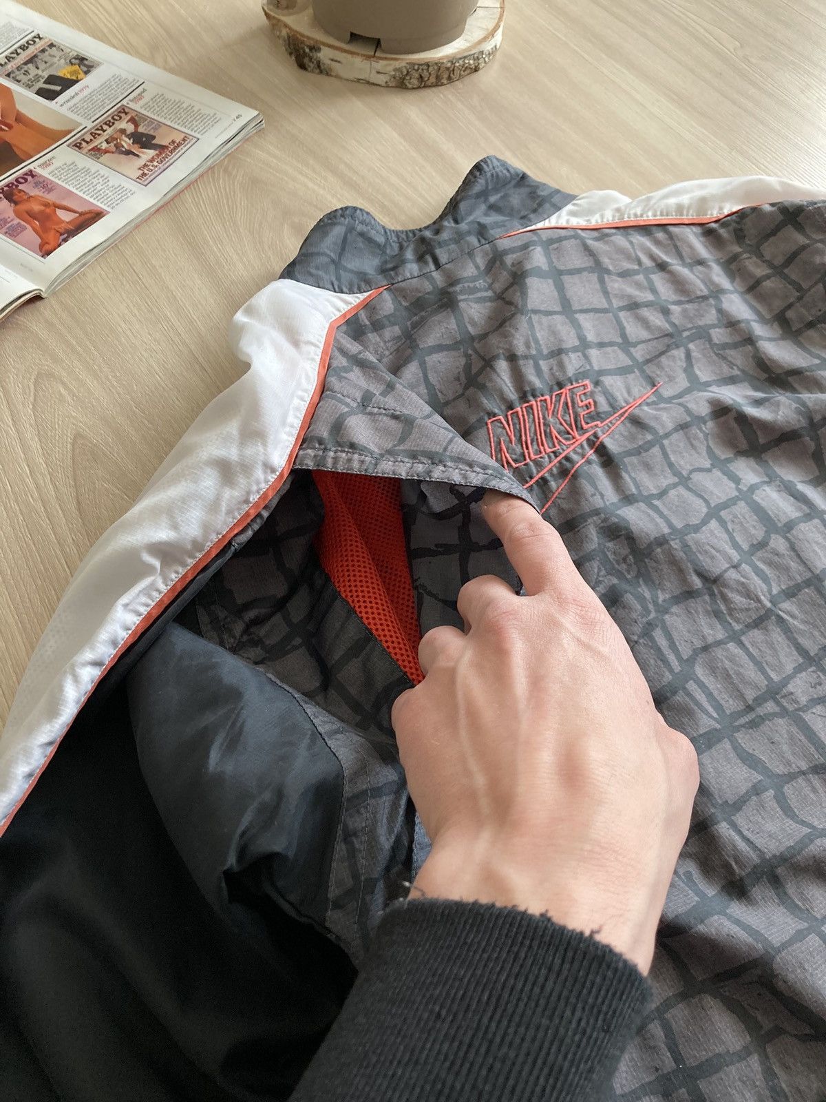 Vintage Vintage Nike Big Logo Nylon Light Jacket 90s Size US M / EU 48-50 / 2 - 13 Thumbnail