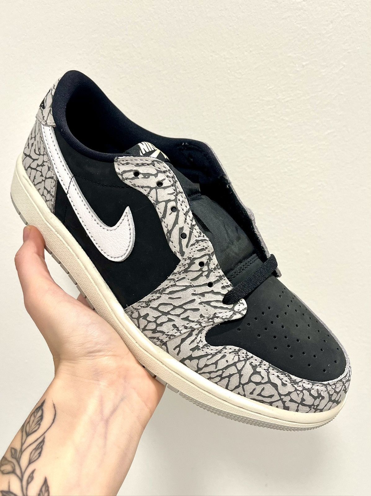 Jordan Brand JORDAN 1 RETRO LOW OG BLACK CEMENT Size US 9 / IT 39 - 1 Thumbnail