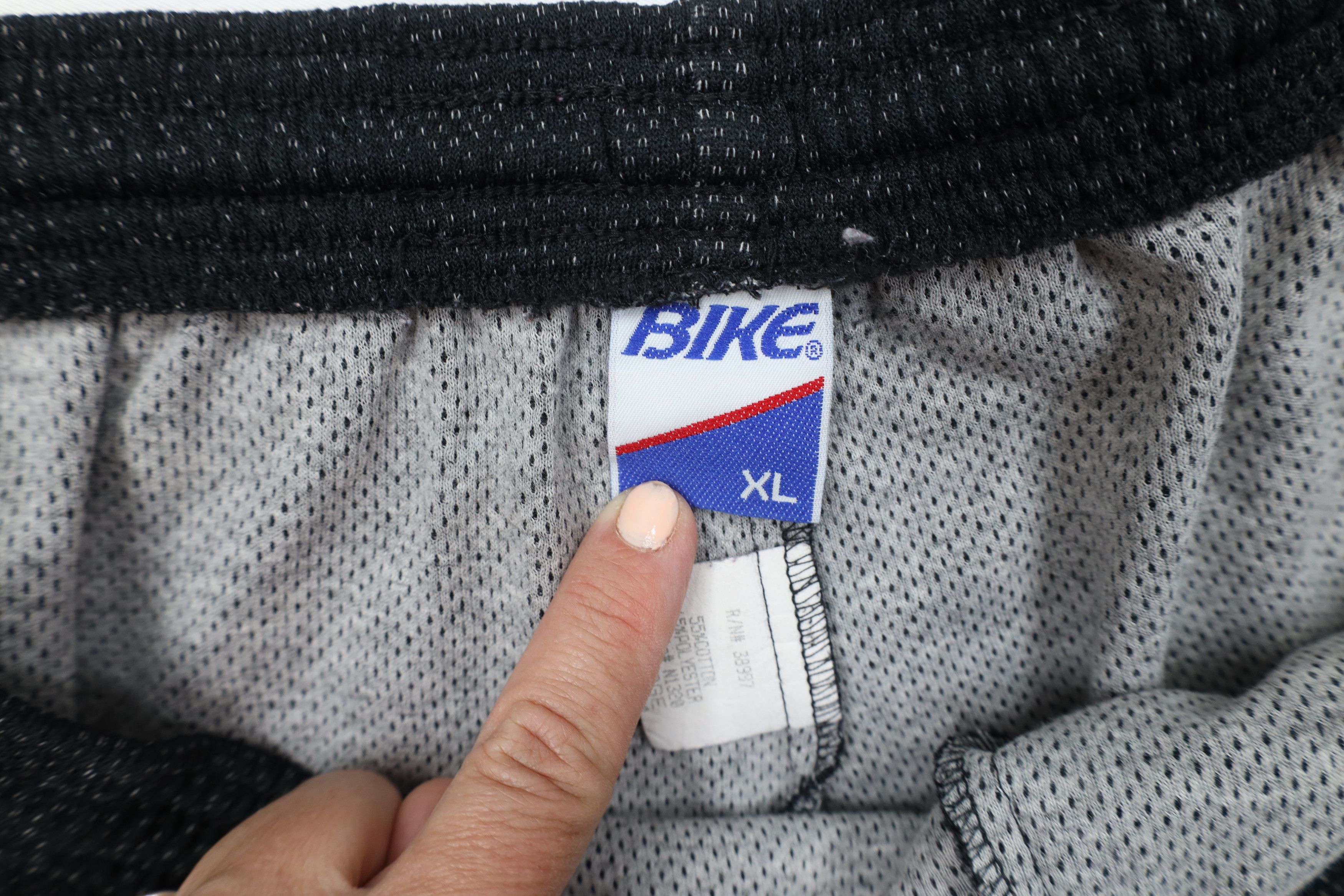 Vintage Vintage 90s Bike Above Knee Sweatpants Shorts Black USA Size US 36 / EU 52 - 9 Thumbnail