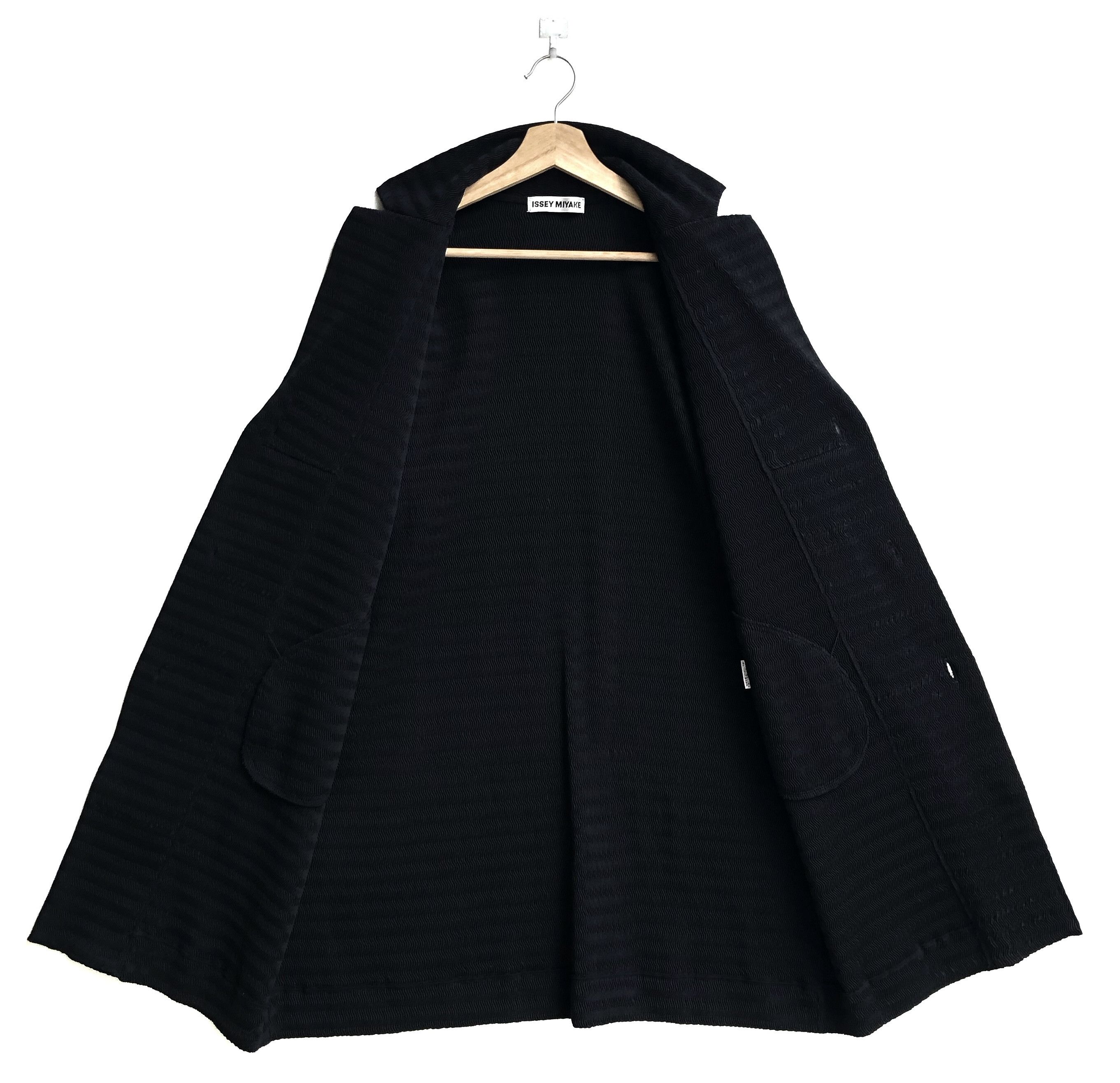 Issey Miyake RARE🔥A/W2006 STRIPE PLEAT TEXTURED WOOL MID COAT Size M / US 6-8 / IT 42-44 - 8 Thumbnail