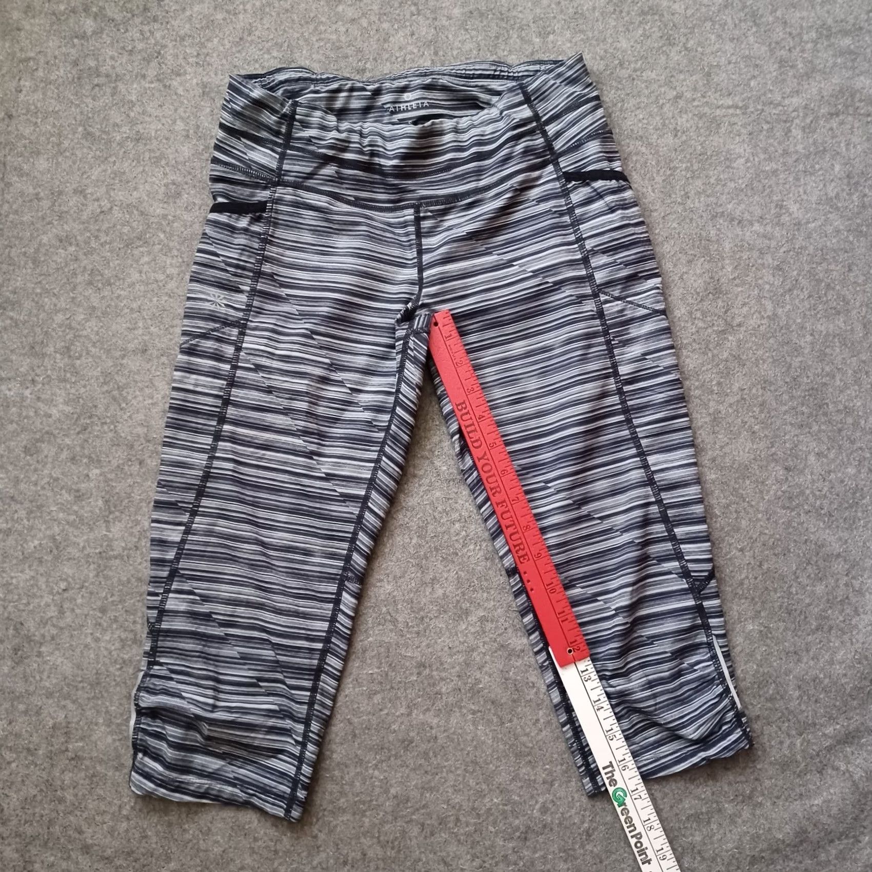 Athleta Athleta Leggings Womens Small Gray Black Striped Capri Zip Pocket Pockets Size 28" / US 6 / IT 42 - 4 Thumbnail