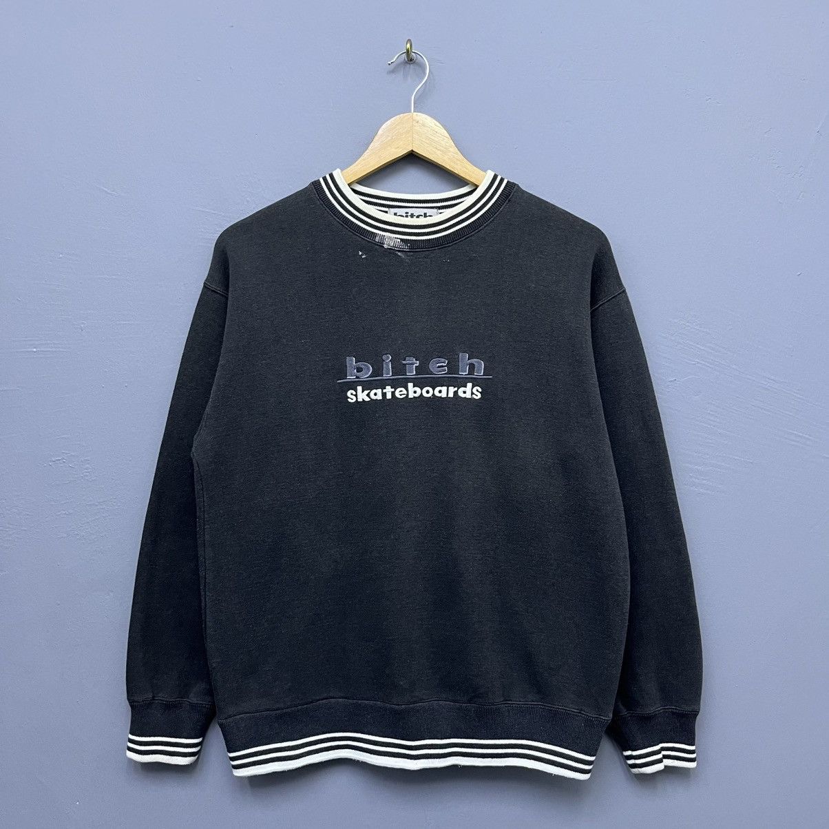 Vintage Vintage 90s Bitch Skateboards Embroidered Sweatshirt Size US M / EU 48-50 / 2 - 1 Thumbnail