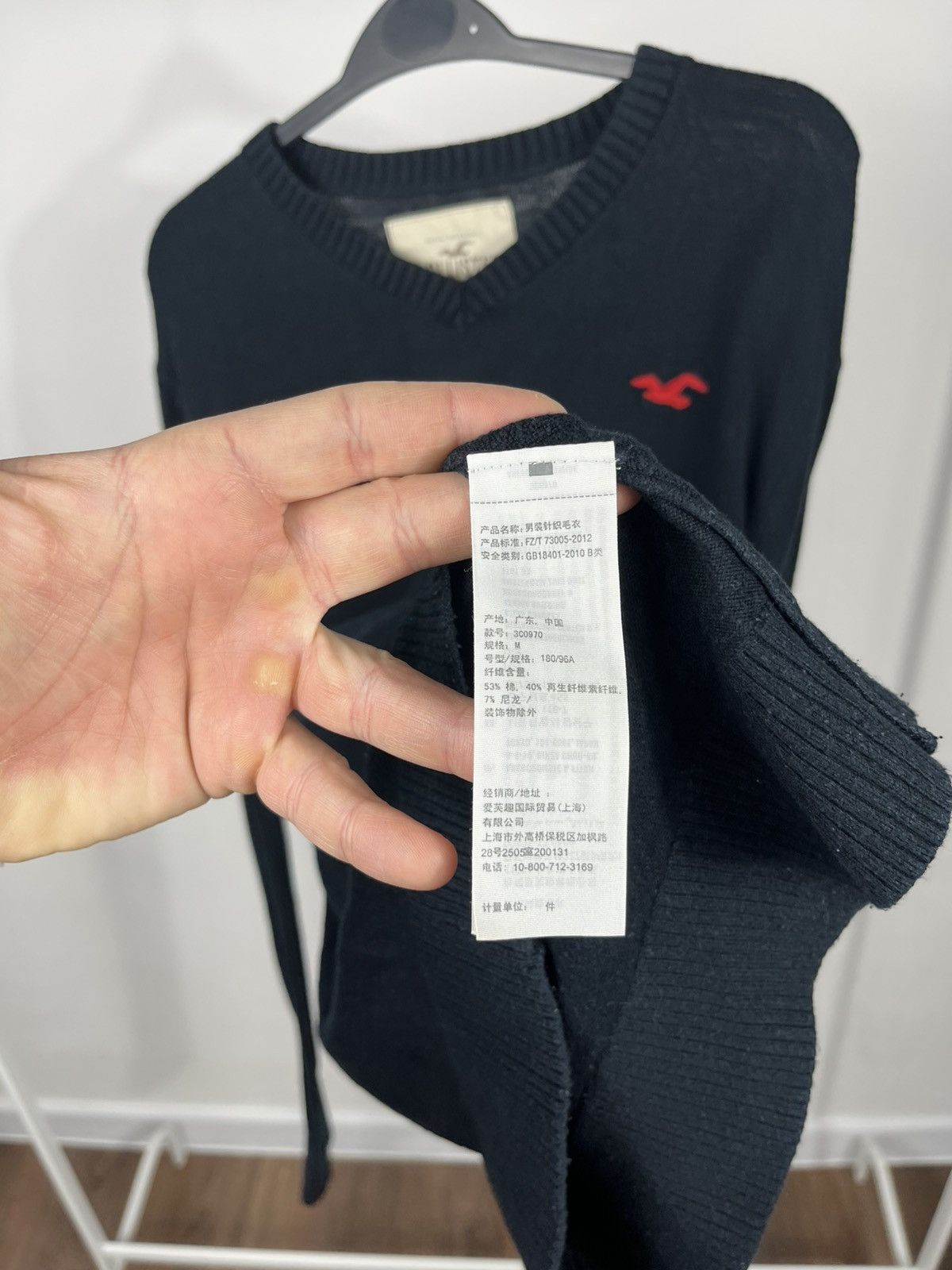 Hollister Hollister Black V Neck Knit Sweater Men’s Size M Logo Size US M / EU 48-50 / 2 - 7 Thumbnail