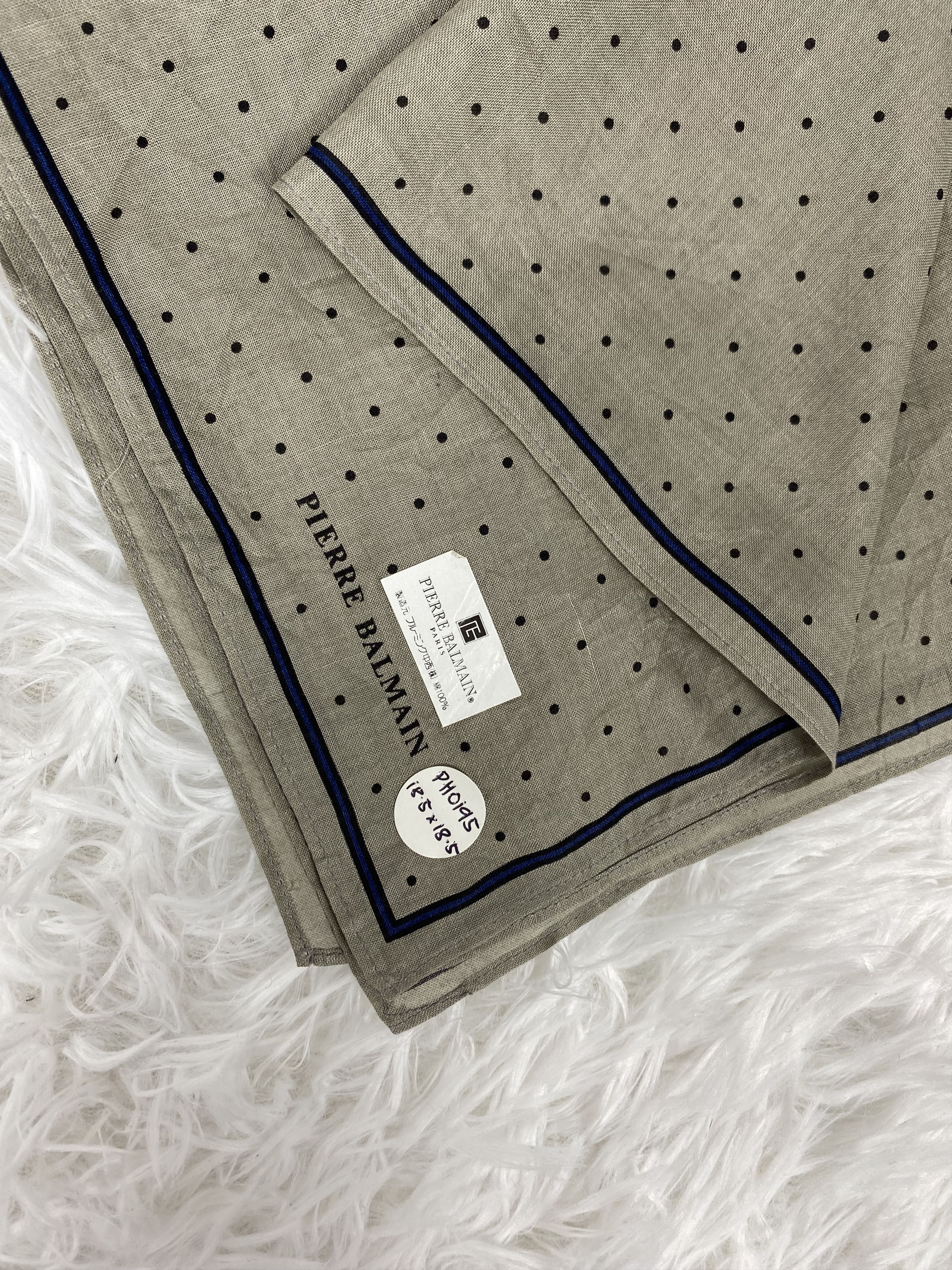 Pierre Balmain × Vintage Vintage Pierre Balmain Handkerchief Neckerchief PH0095 Size ONE SIZE - 2 Thumbnail