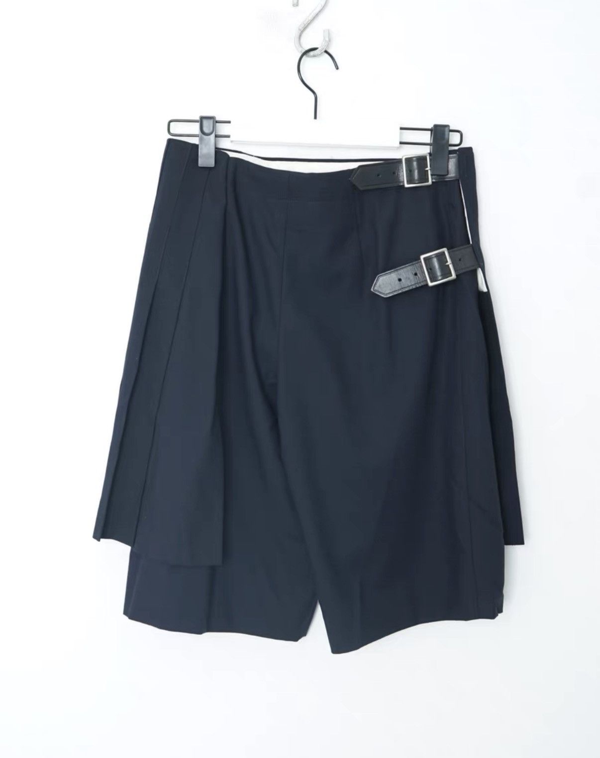 Comme des Garcons Comme des Garçons Double Pleated Wool Shorts Size US 32 / EU 48 - 2 Thumbnail