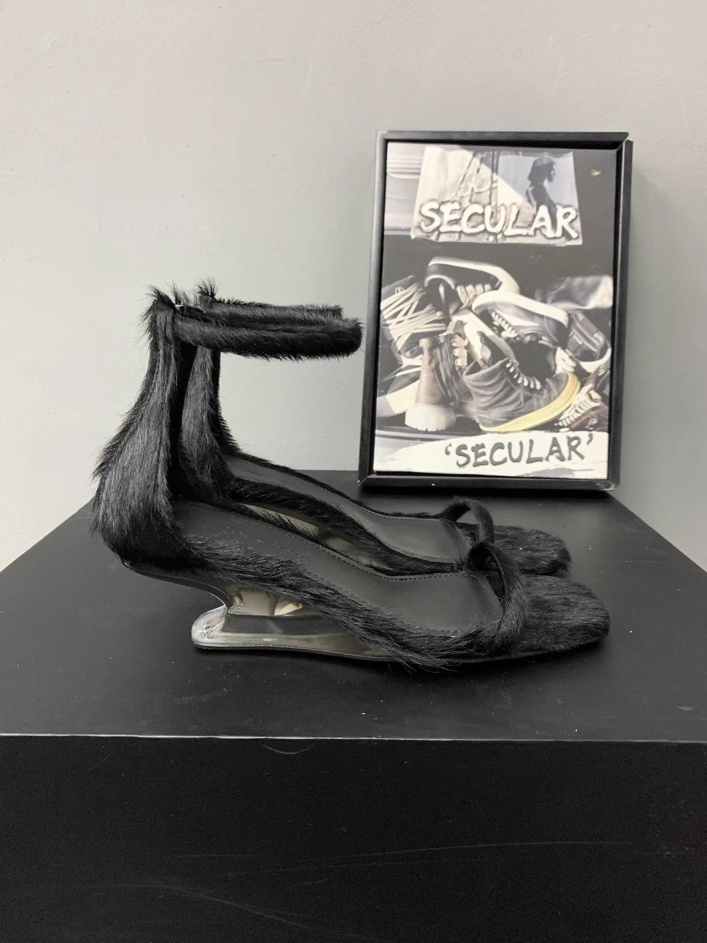 Rick Owens Rick Owens 23SS Ponyhair Transparent Heel Sandals K34 Size US 5 / IT 35 - 3 Thumbnail