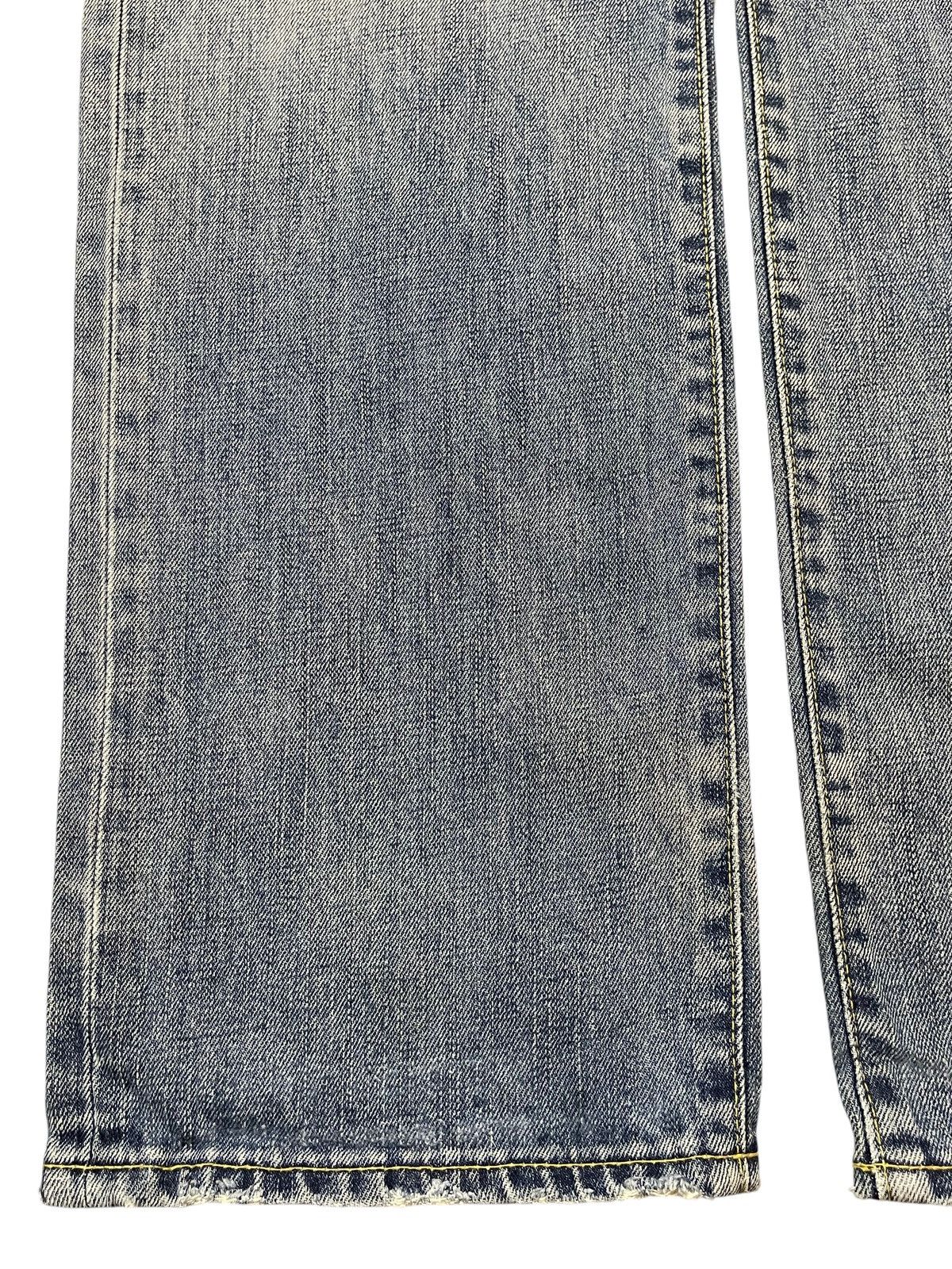 Uniqlo Vintage Japanese Uniqlo Light Faded Wash Distress Loose Jean Size US 33 - 7 Thumbnail