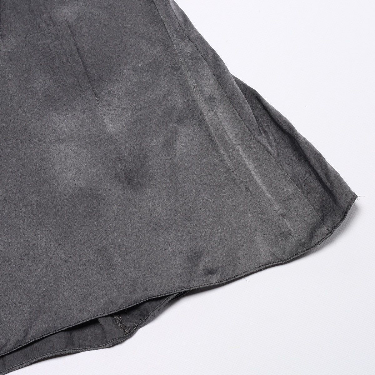 John Galliano Galliano Silk Mid Skirt Washed Grey with Brooch Size 27" / US 4 / IT 40 - 15 Thumbnail