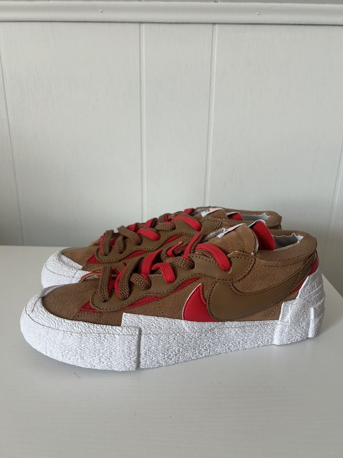 Nike × Sacai Nike Sacai Blazer Low British Tan / University Red Size US 6.5 / EU 39-40 - 2 Thumbnail