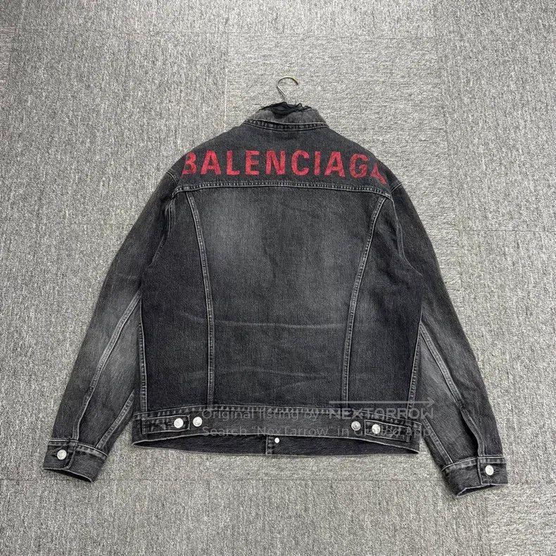 Balenciaga Balenciaga Letter Printed Destroyed Collar Denim Jacket Size XXS / US 00 / IT 34 - 2 Thumbnail