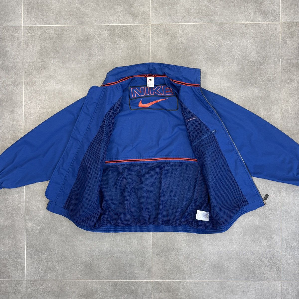 Nike Vintage Nike Embroidered Logo Bomber Jacket Blue Men Size L Size US L / EU 52-54 / 3 - 10 Thumbnail