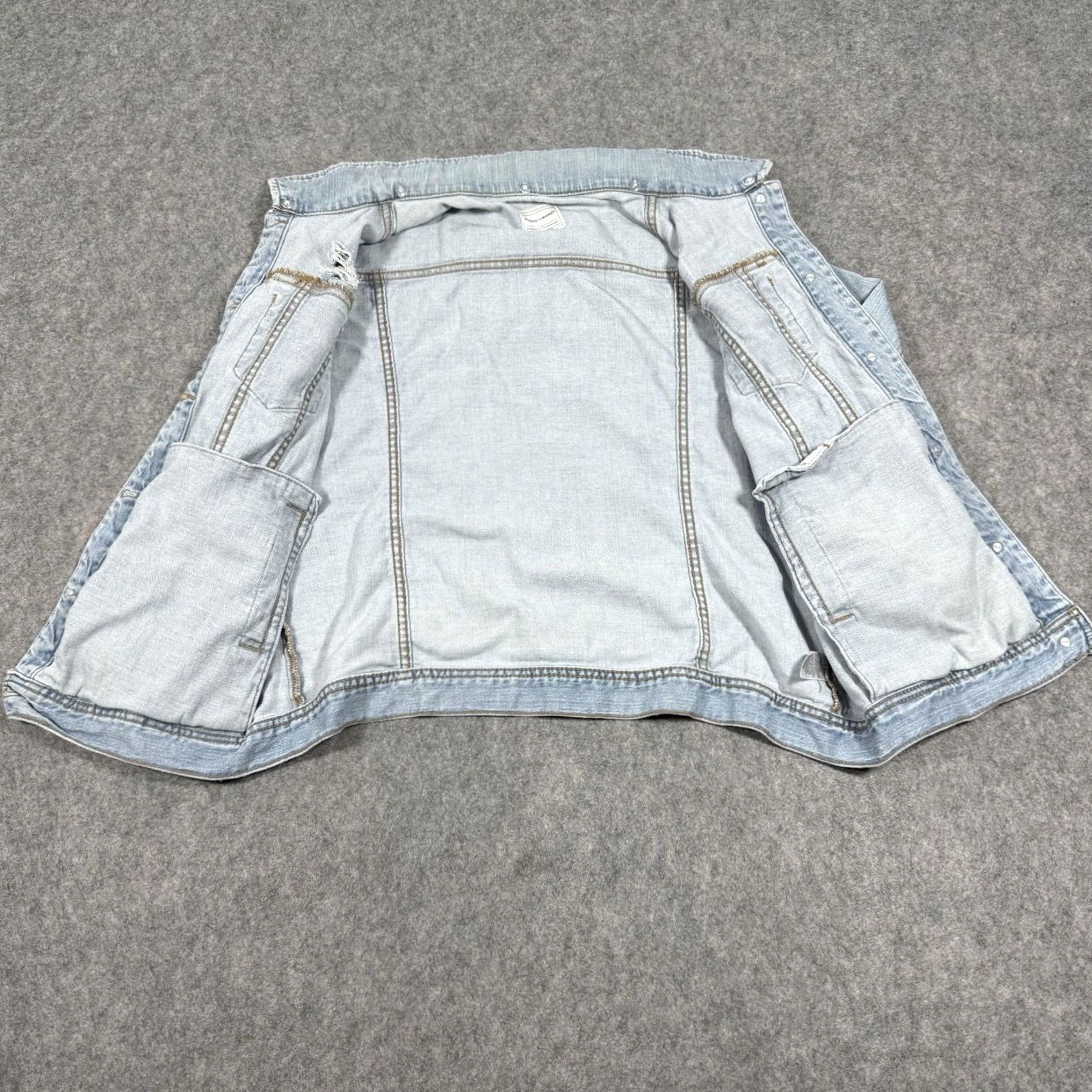 Market Melrose & Market Denim Jacket Woman S Blue Vintage Distressed Lightweight Casual Shirt Size Small Light Blue Size S / US 4 / IT 40 - 6 Thumbnail