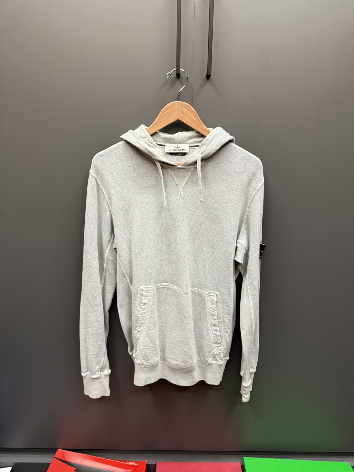 Stone Island Stone Island Patch Hoodie Light Grey - Large Size US L / EU 52-54 / 3 - 1 Thumbnail