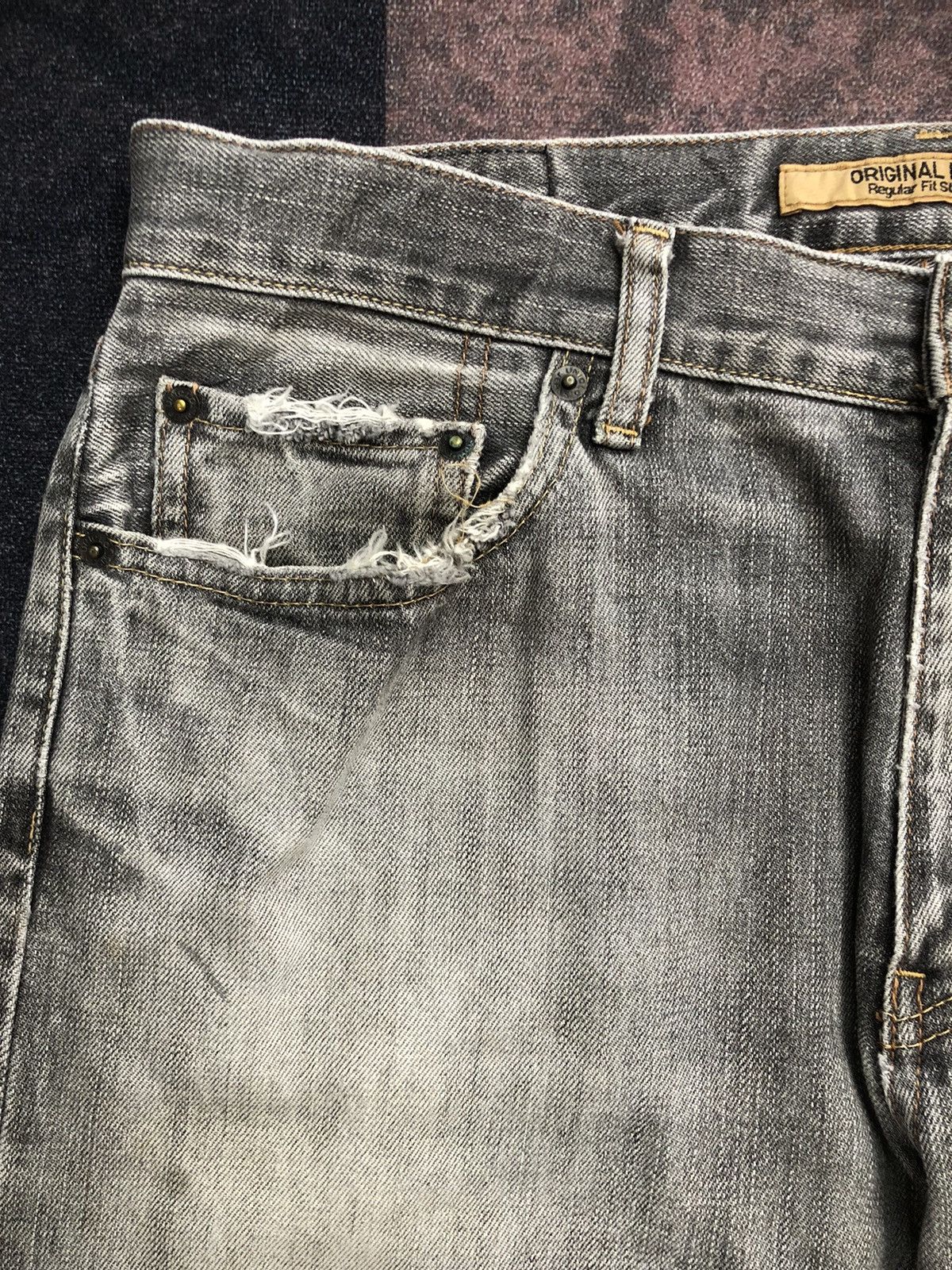 Uniqlo Vintage Japanese Distressed Black Faded Uniqlo Jeans Size US 35 - 5 Thumbnail