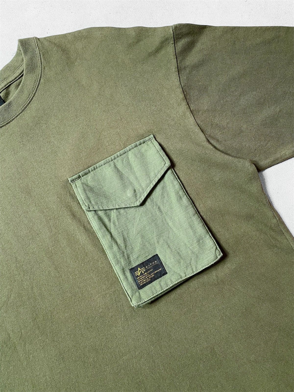 Alpha Industries Vintage Alpha Industries M-65 Pocket Tshirt Size US L / EU 52-54 / 3 - 3 Thumbnail