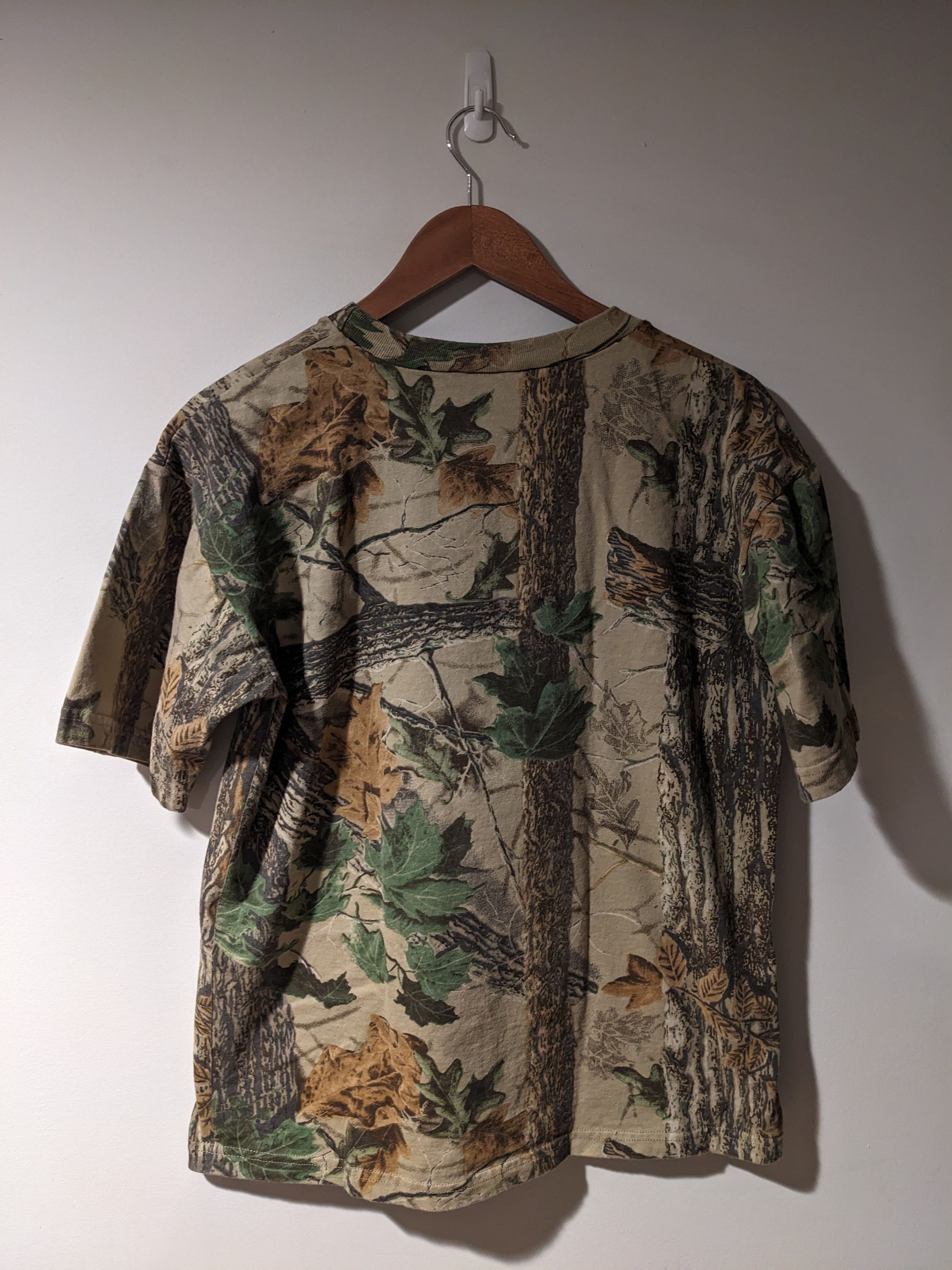 Vintage Vintage 90s Deer Animal Nature Camouflage Large T-Shirt Size US L / EU 52-54 / 3 - 4 Thumbnail