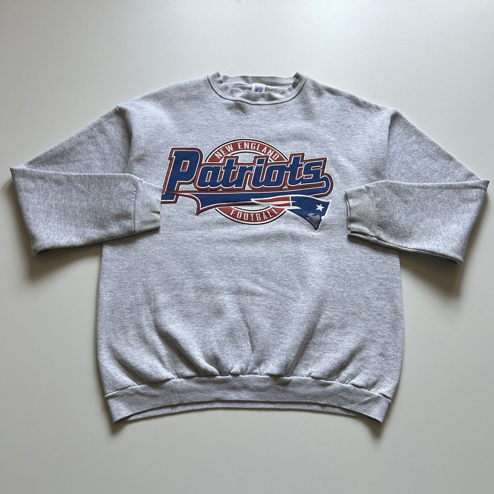 NFL × Vintage Vintage 90s New England Patriots NFL Graphic Crewneck Large Size US L / EU 52-54 / 3 - 1 Thumbnail