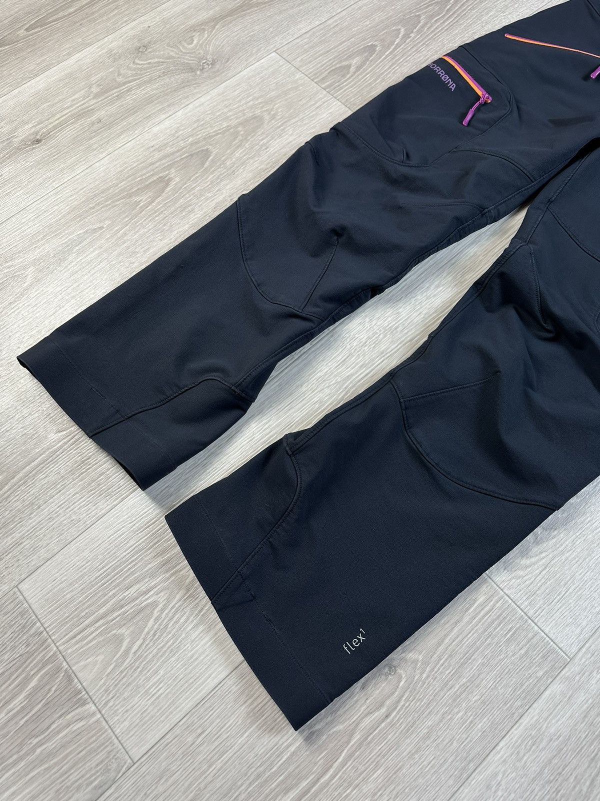 Norrona Norrona Svalbard Flex1 Outdoor Vintage Pants Size 27" / US 4 / IT 40 - 4 Thumbnail