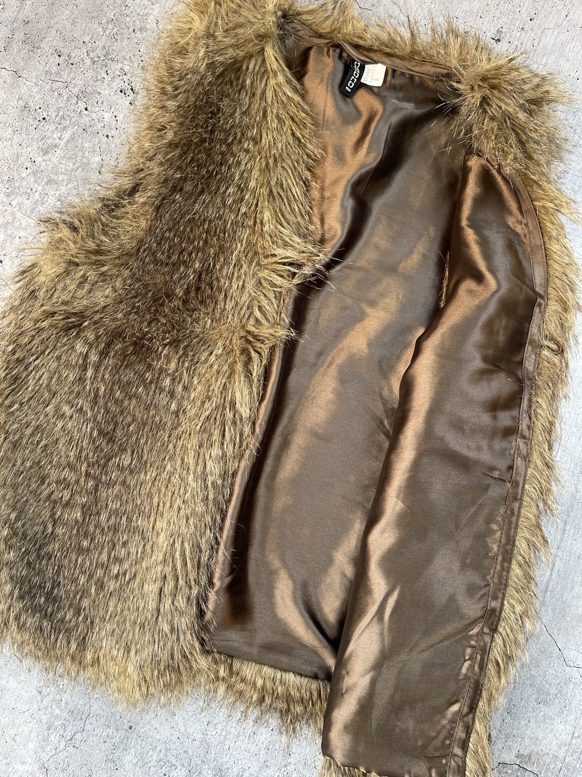 Japanese Brand × Vintage Vintage Y2K Faux Fur vest Japanese streetwear style size XL Size XL / US 12-14 / IT 48-50 - 4 Thumbnail