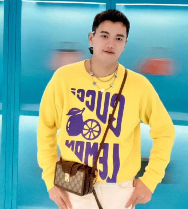 Gucci Gucci yellow lemon print LS sweat XS 95 new JZ1183 Size US XS / EU 42 / 0 - 8 Thumbnail