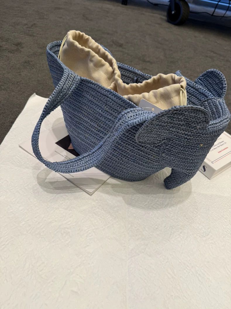 Loewe loewe Elephant-shaped woven vegetable basket handbag 2503-N Size ONE SIZE - 2 Thumbnail