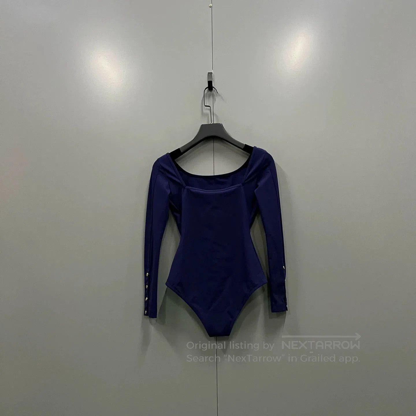 Louis Vuitton Louis Vuitton LV Badge Fitted Bodysuit. Size XS / US 0-2 / IT 36-38 - 2 Thumbnail