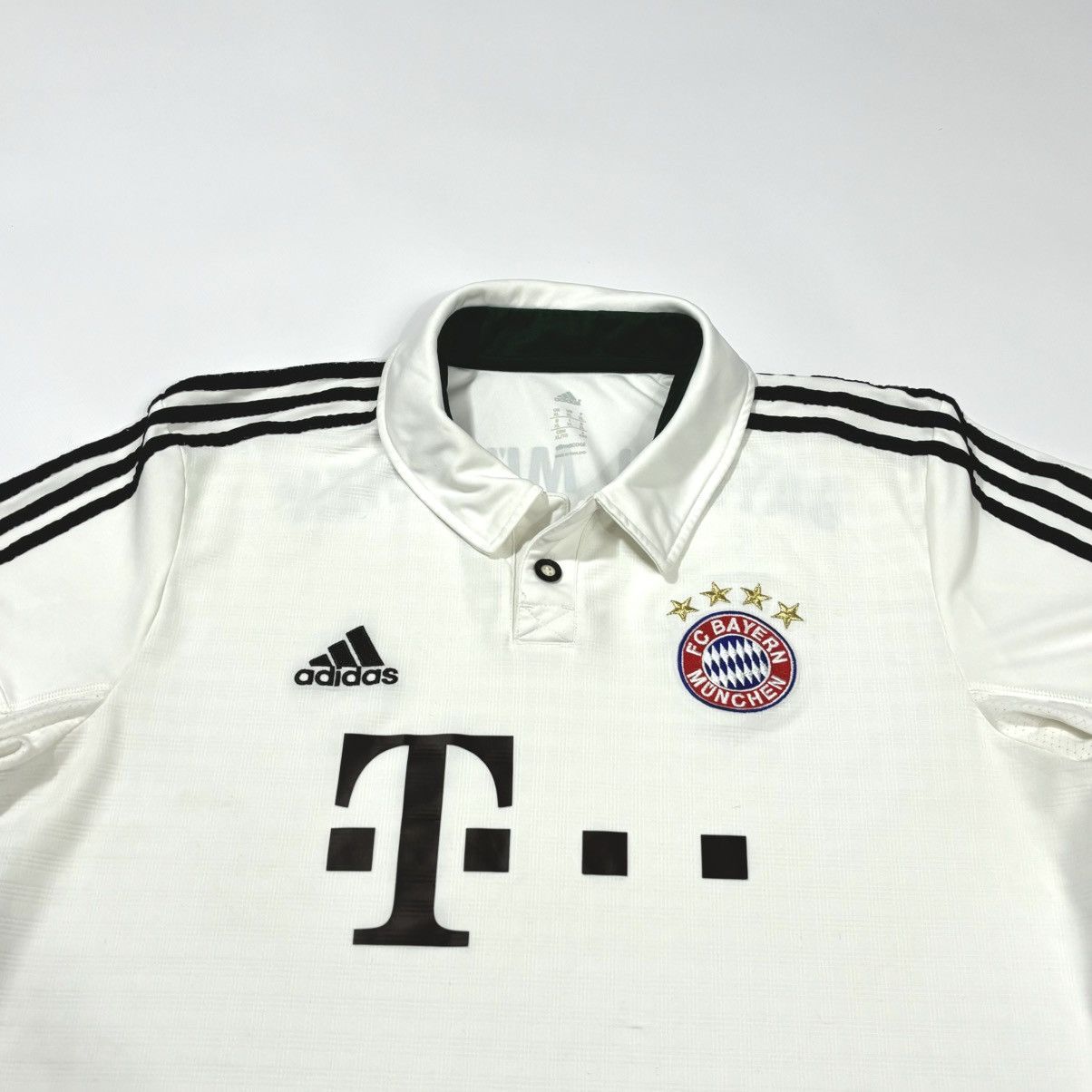 Adidas Adidas FC Bayern jersey xl sportswear Size US XL / EU 56 / 4 - 5 Thumbnail