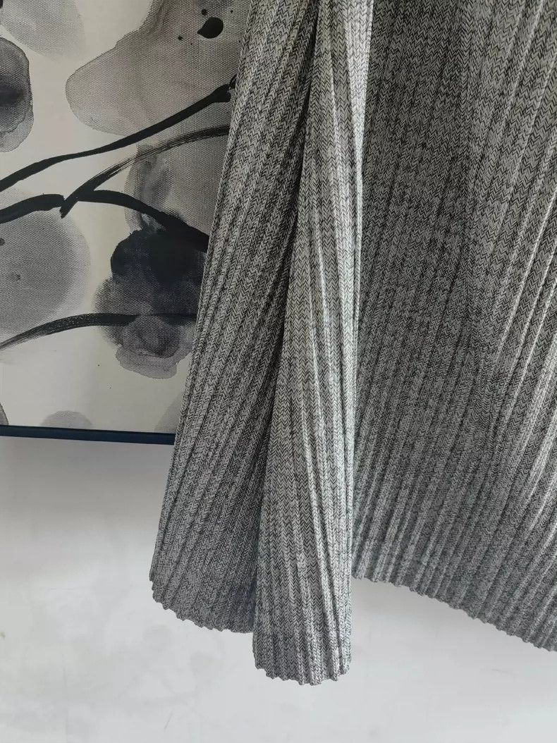 Issey Miyake issey miyake size:one size Grey skirt 2506-Nextarrow Size 42" / US 20 - 2 Thumbnail