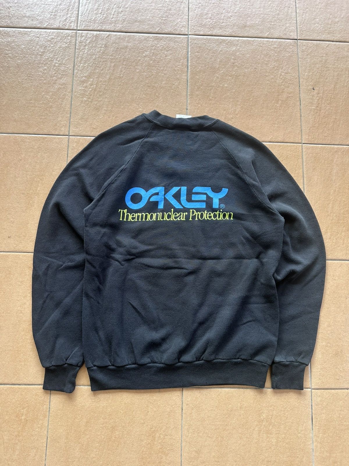 Oakley Rare! Vintage 90s Oakley Thermonuclear Protection Crewneck Size US L / EU 52-54 / 3 - 6 Thumbnail