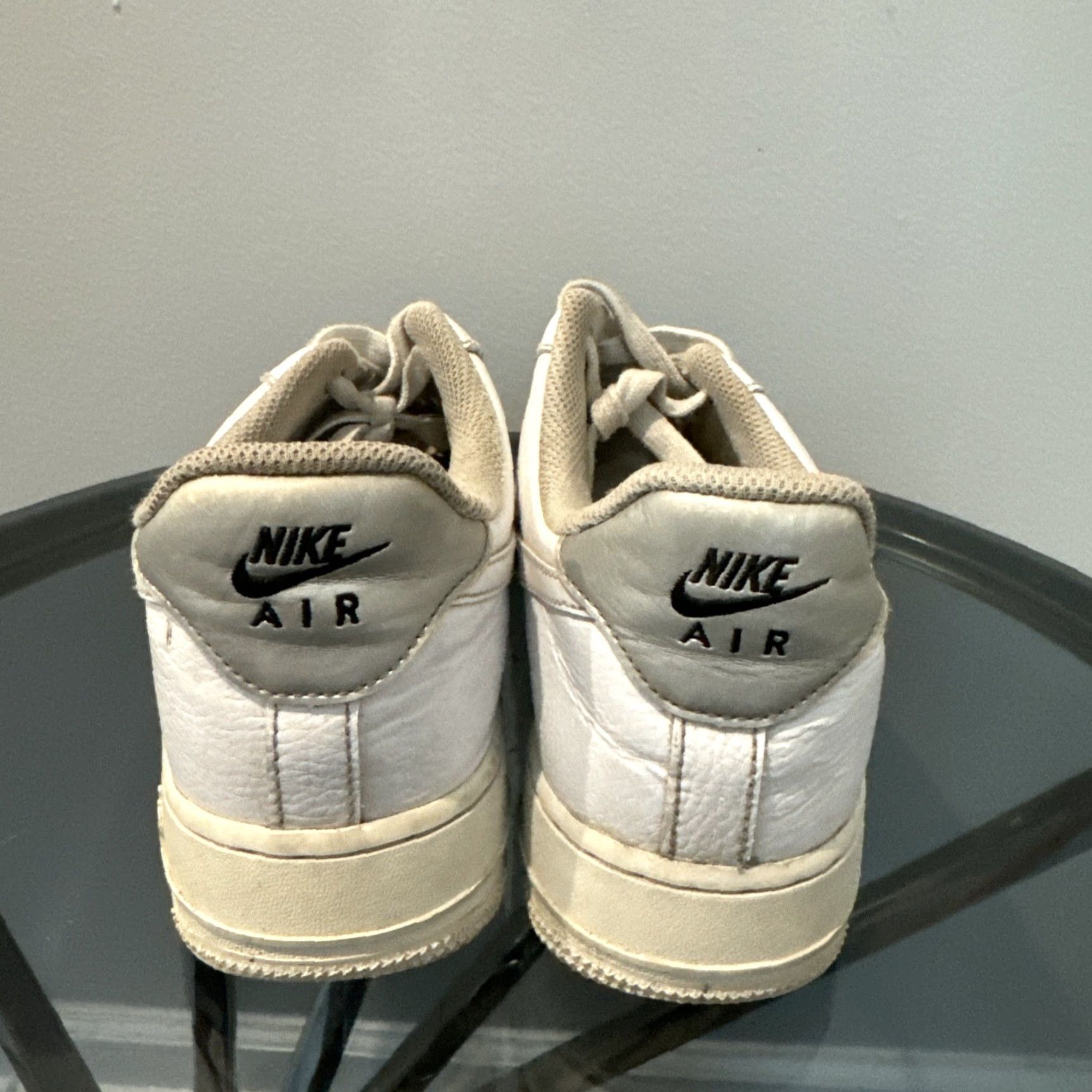 Nike Nike Air Force 1 Women's Sneaker DD8959-104 White Size 10 Silver Metallic White 07 '07 DD8959-104 Size US 10 / IT 40 - 7 Thumbnail